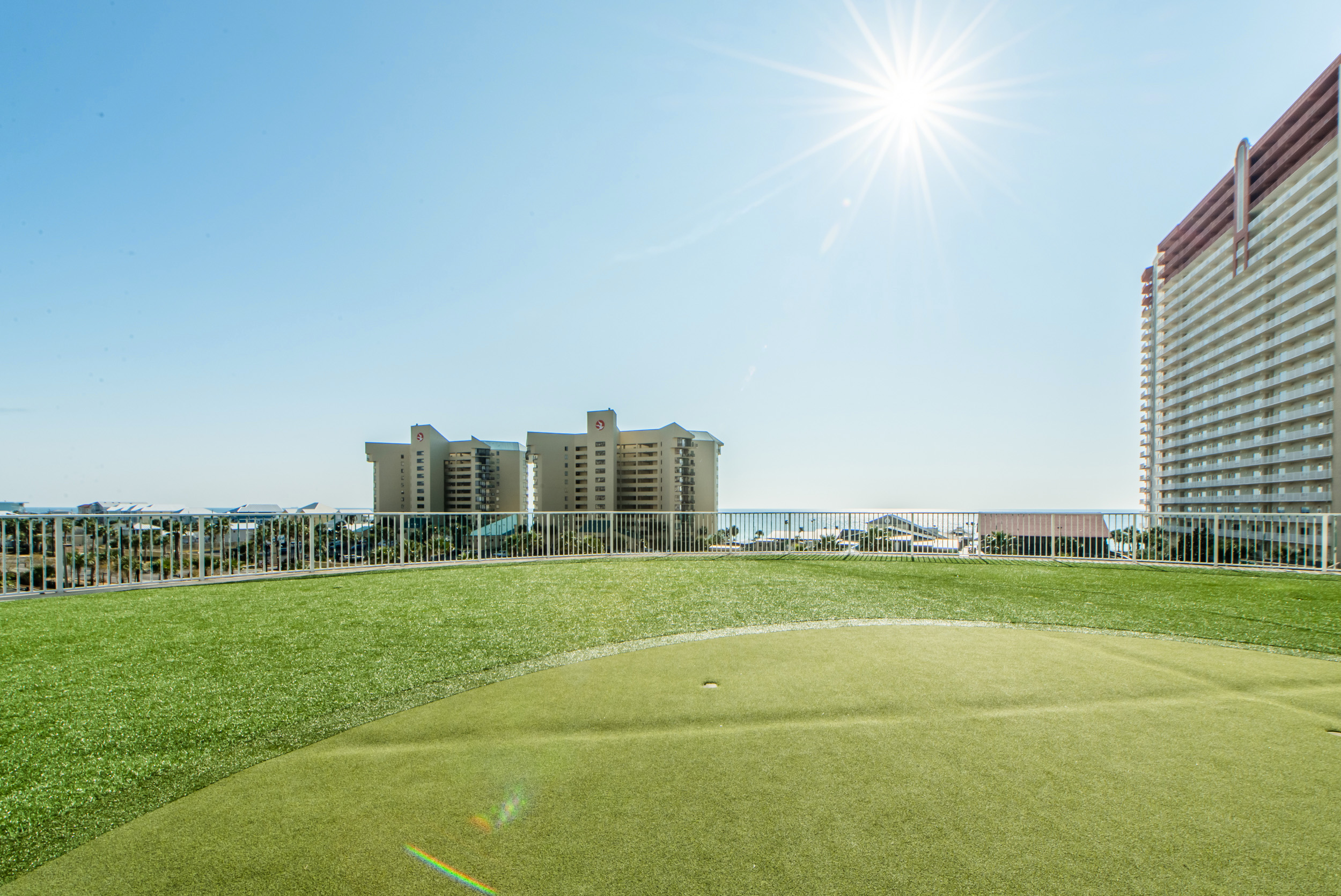 Putting green at Laketown Wharf