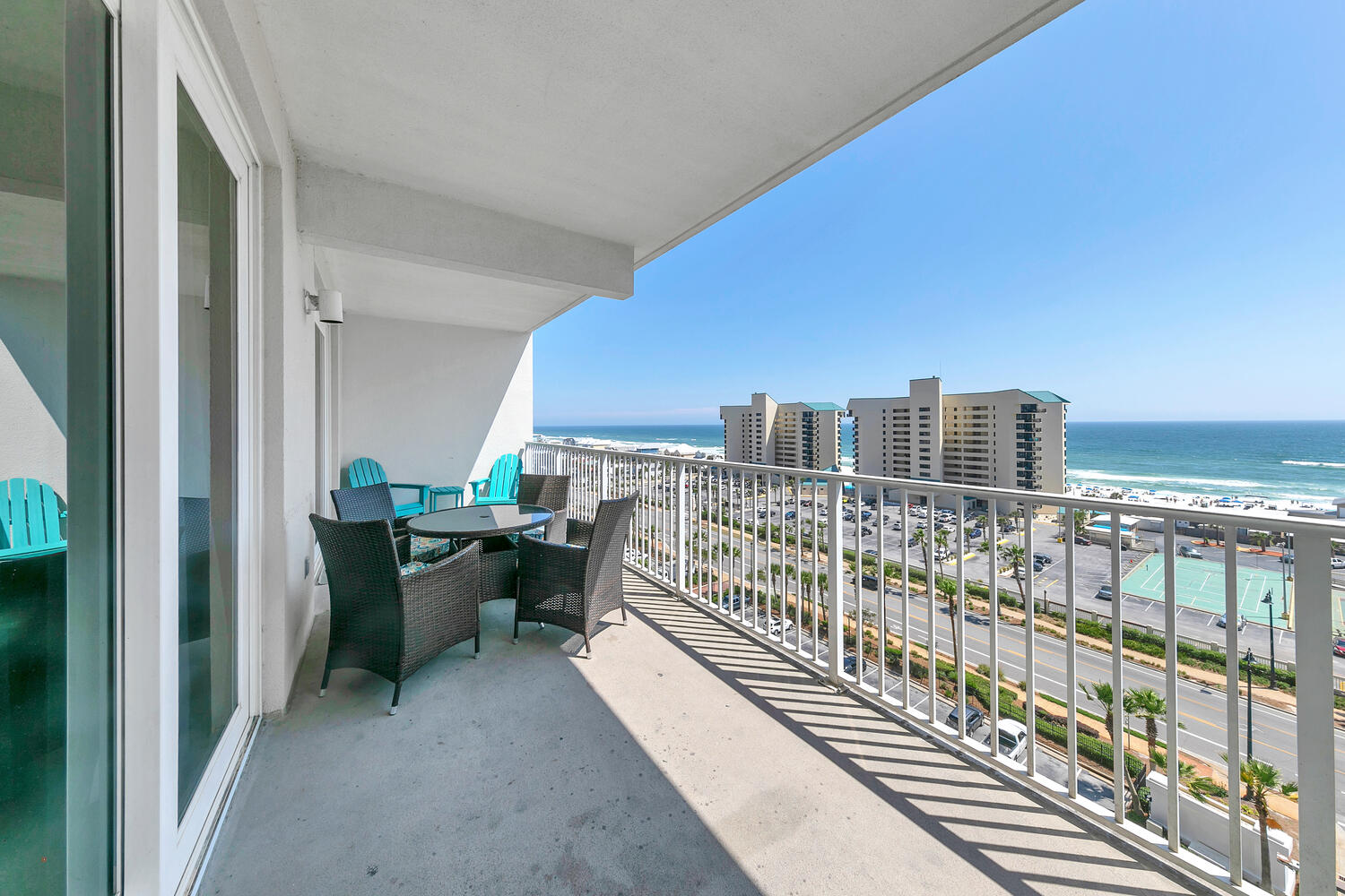 Laketown Wharf 827 - Life's A Beach balcony