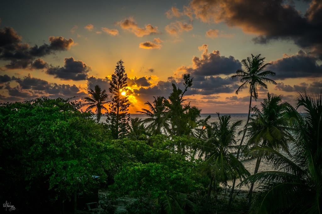 Sunrise over the Barrier Reef no direct access to ocean