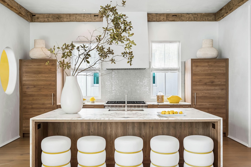 Incredible Gourmet kitchen with high-end appliances