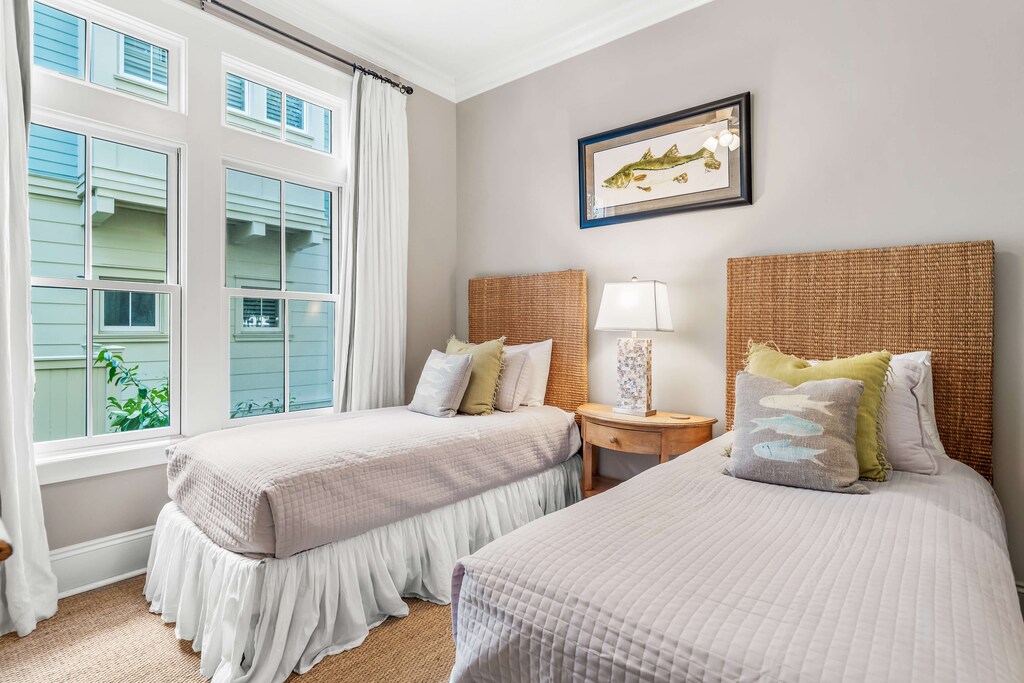 1st Floor Guest Suite - sleeps 2 in twin beds