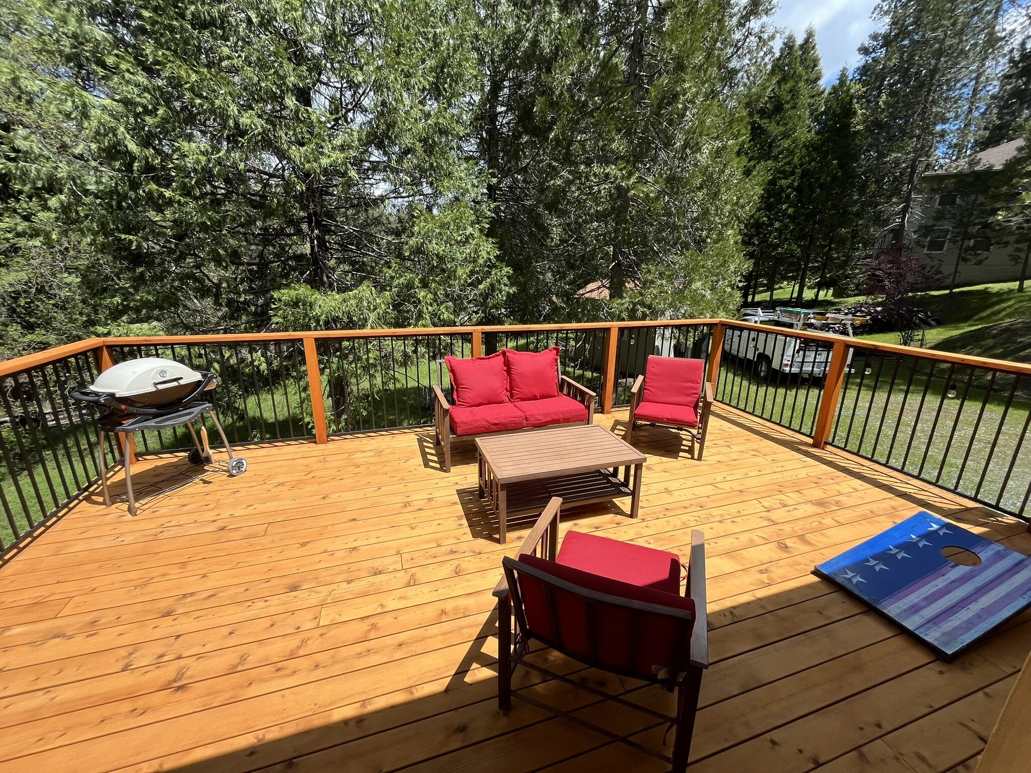 Deck furniture and Corn Hole Game. Pine Mountain Lake Unit 4 Lot 315. Vacation Rental - Buttercup Cabin.