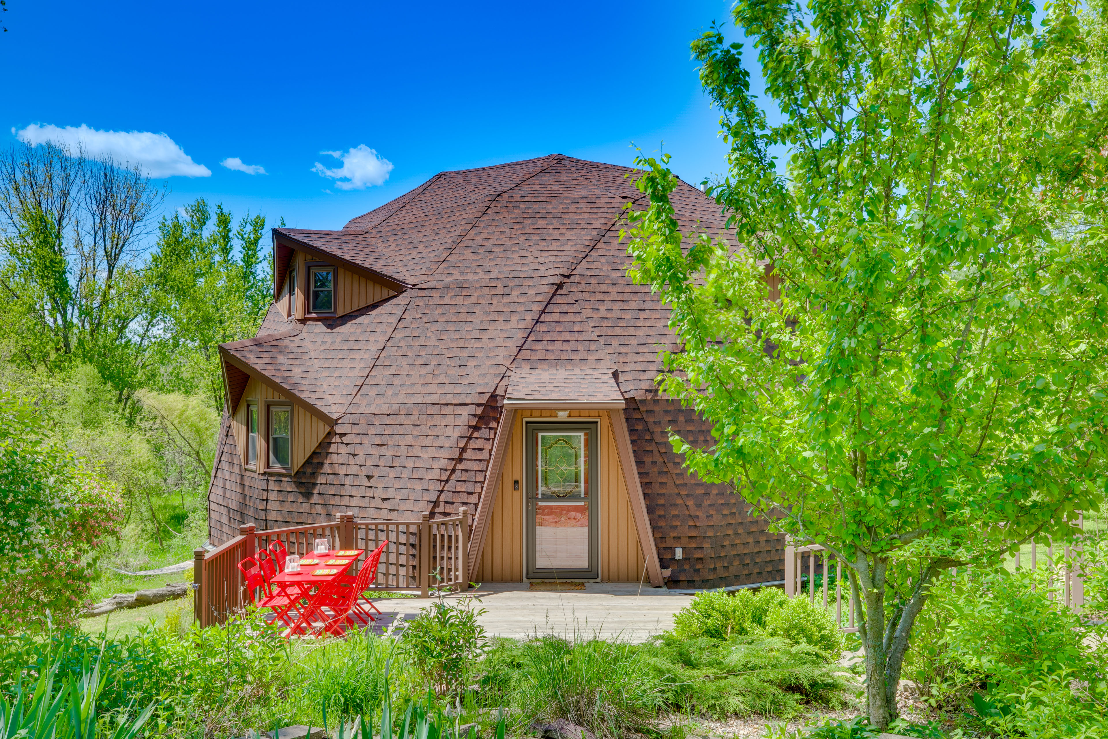 Property Image 1 - Geodesic Dome House: 18 Acres on Baraboo River!