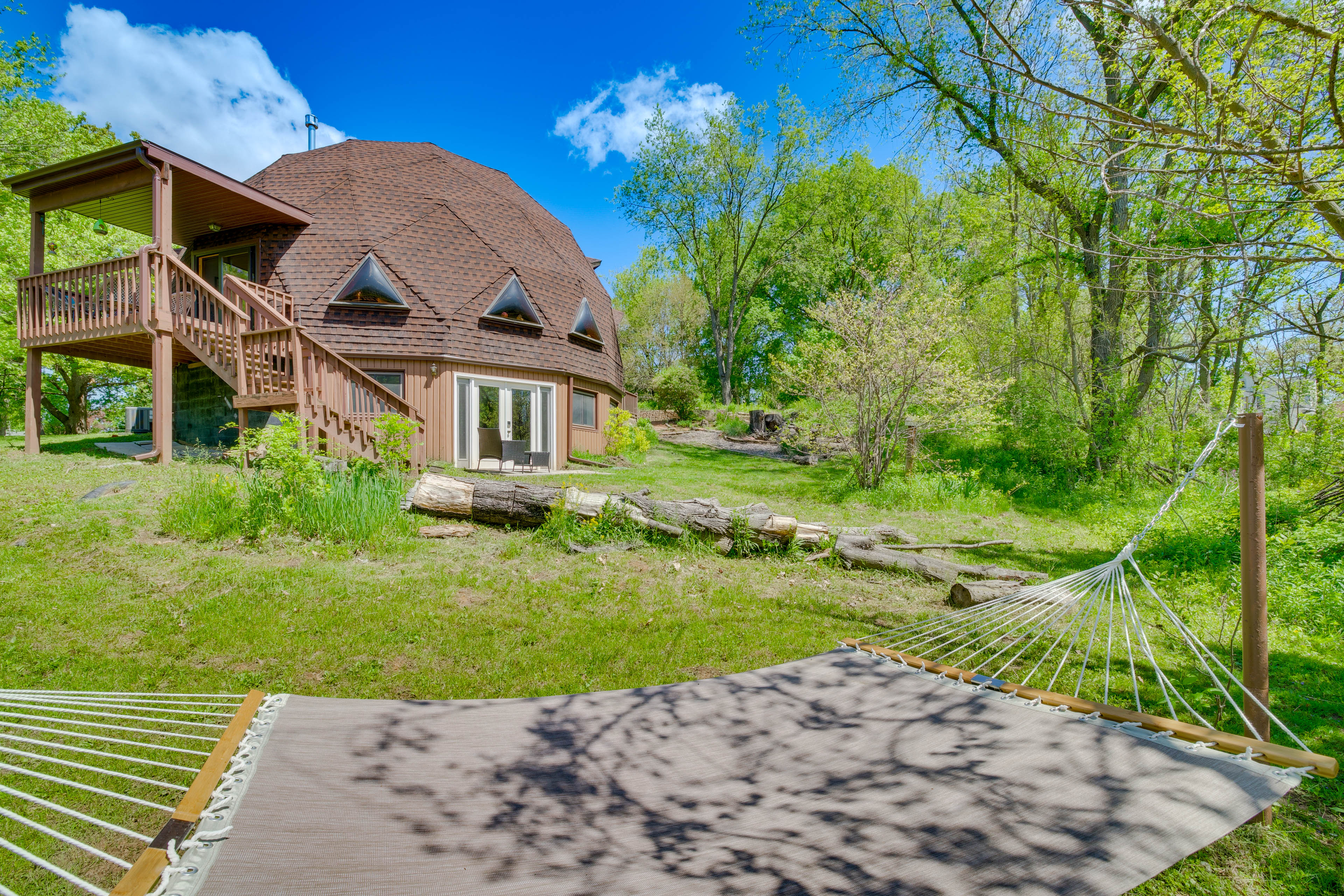 Geodesic Dome House: 18 Acres on Baraboo River!