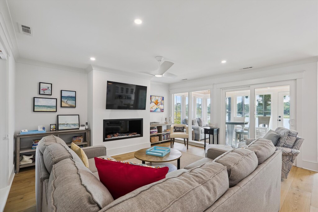 4 Lands End Court in Sea Pines