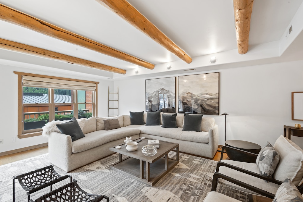 1.01-heritage-penthouse-telluride-living-room