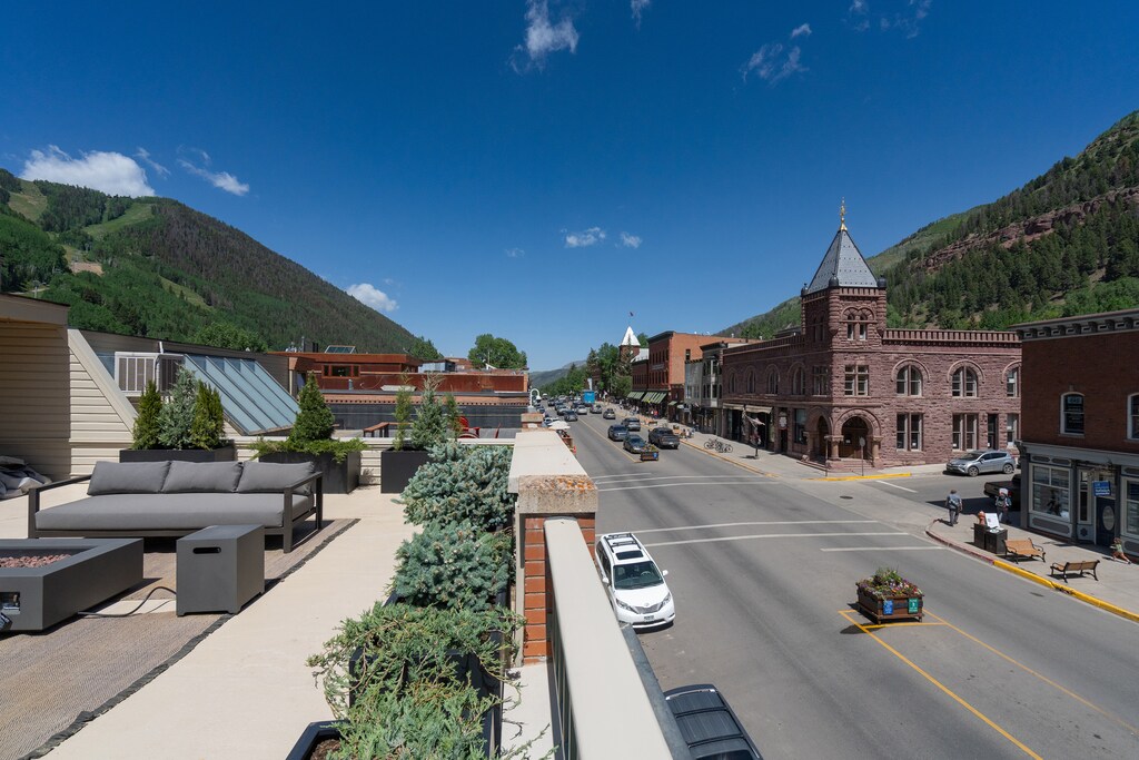 2.3-telluride-heritage-penthouse-north-deck5