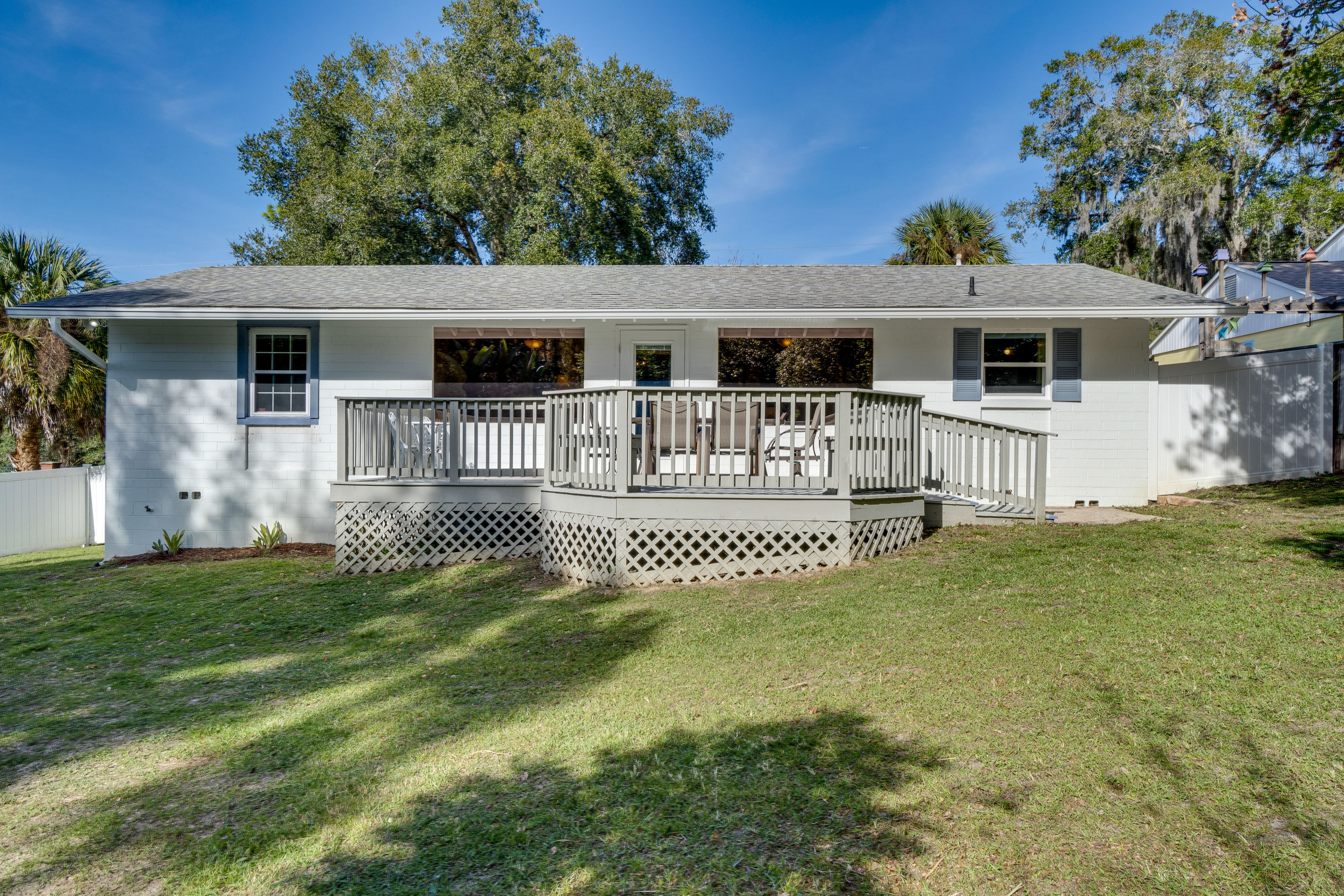 Property Image 1 - Vintage Mount Dora Cottage w/ Screened Porch!