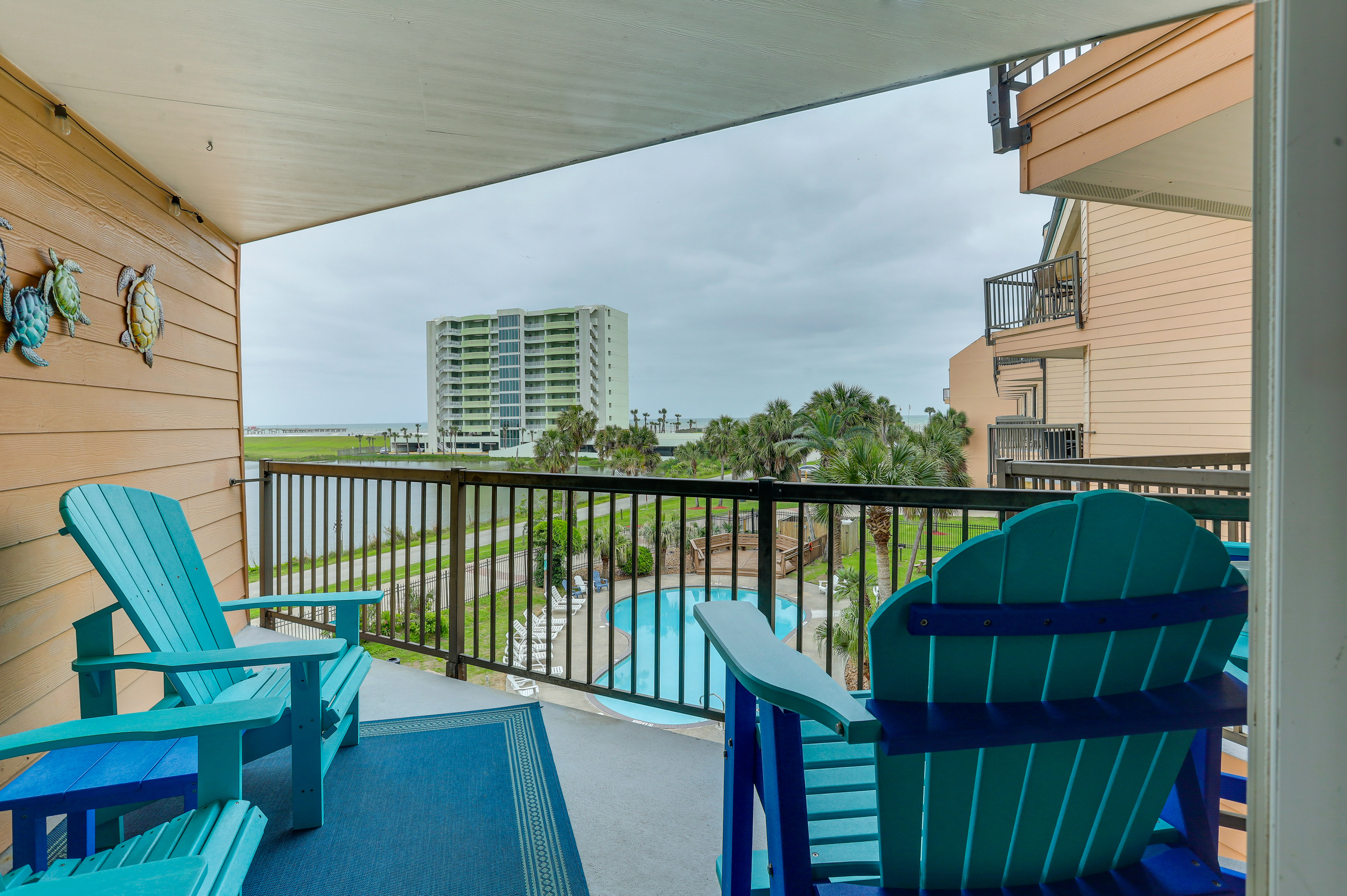 Property Image 2 - Lovely Galveston Condo: Walk to Seawall & Beach!