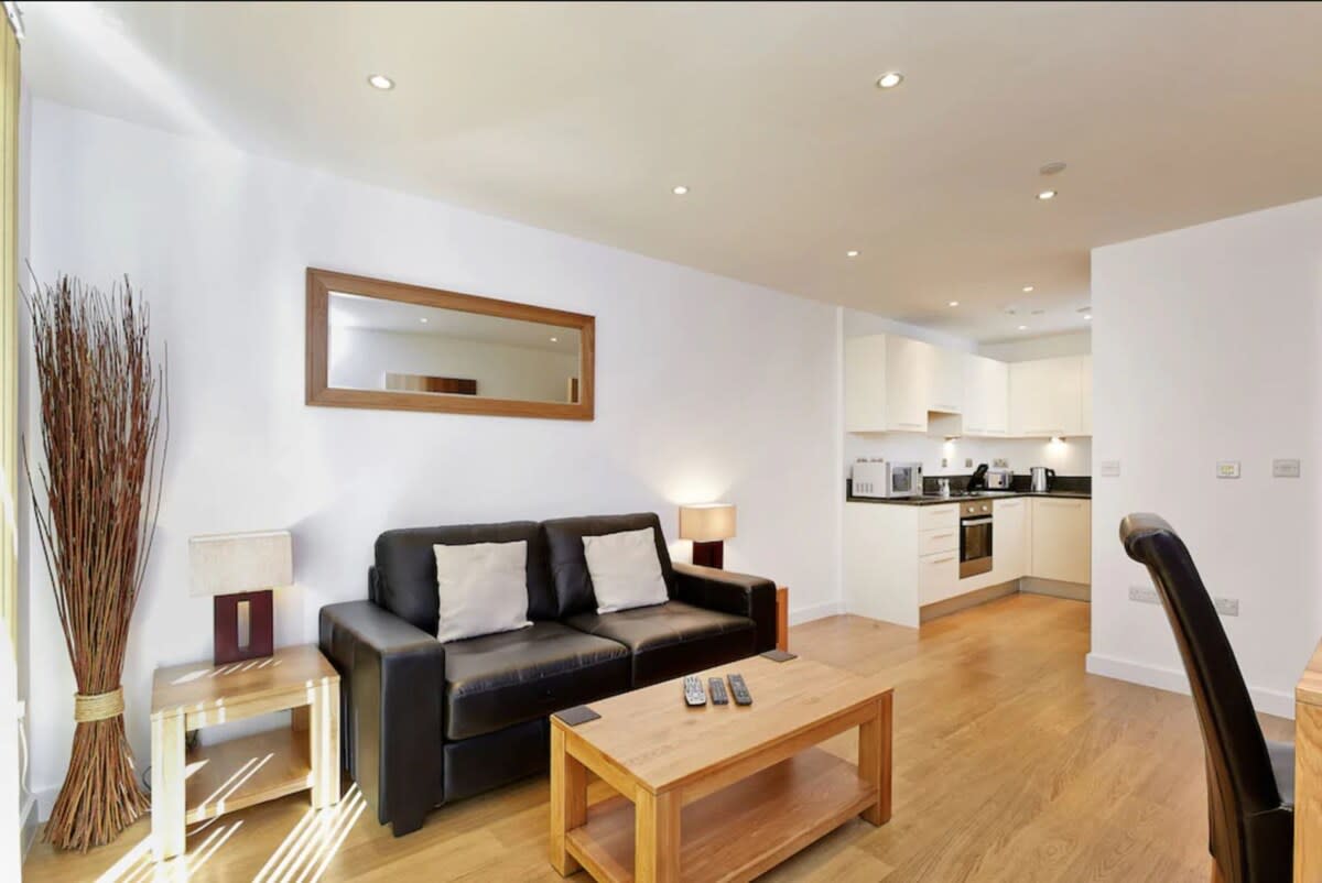 Property Image 1 - London in 15 mins - 15 mins to Heathrow Airport