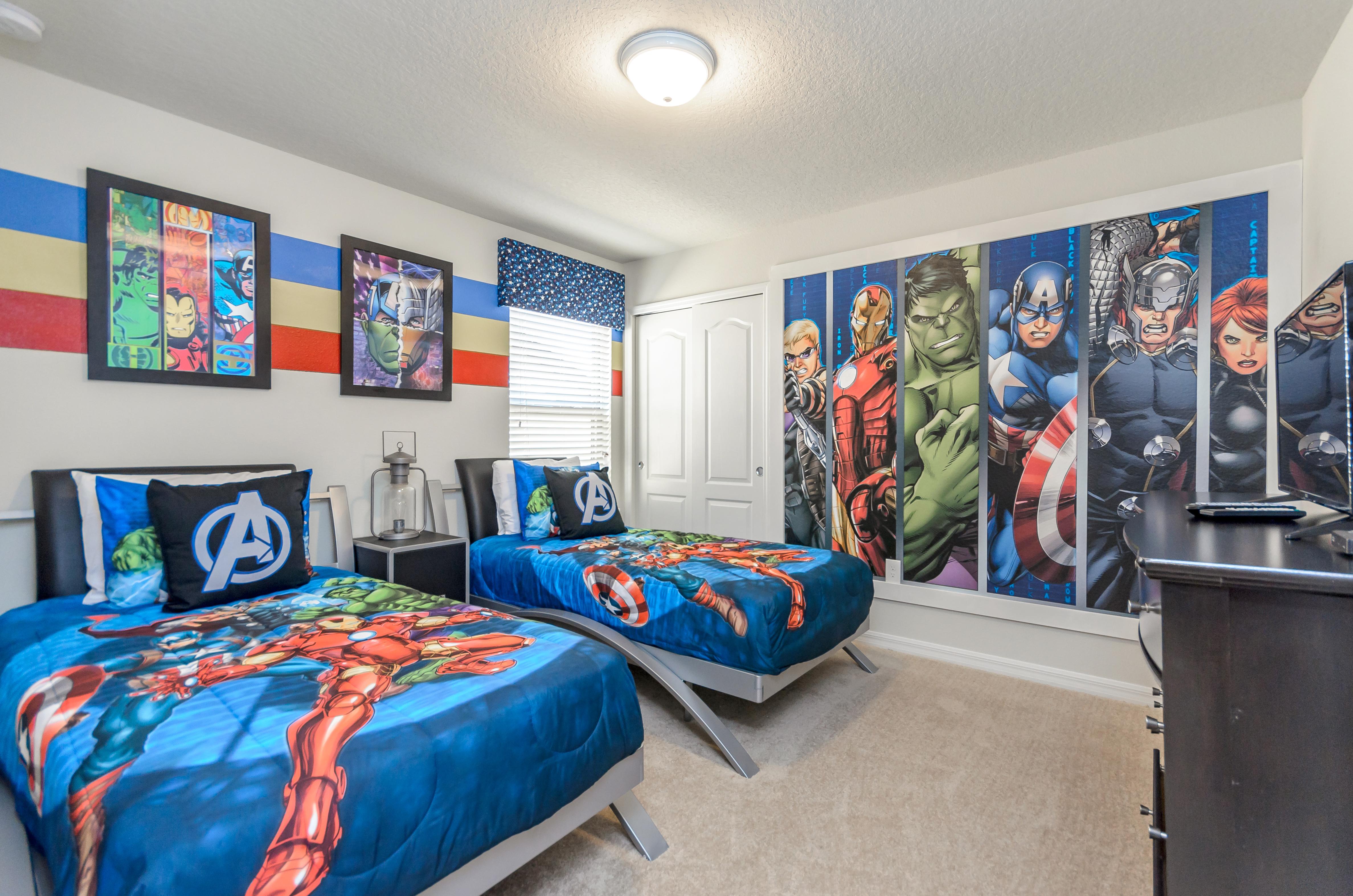 Bedroom 5 Upstairs 2 xTwin Bedroom Shared Bathroom Walk in Shower Marvel Theme Sleeps 2