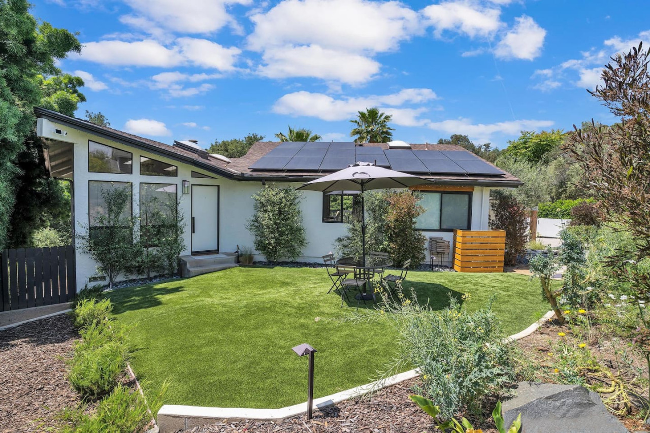 Upscale 4BR Retreat near Monserate Winery Pool Spa