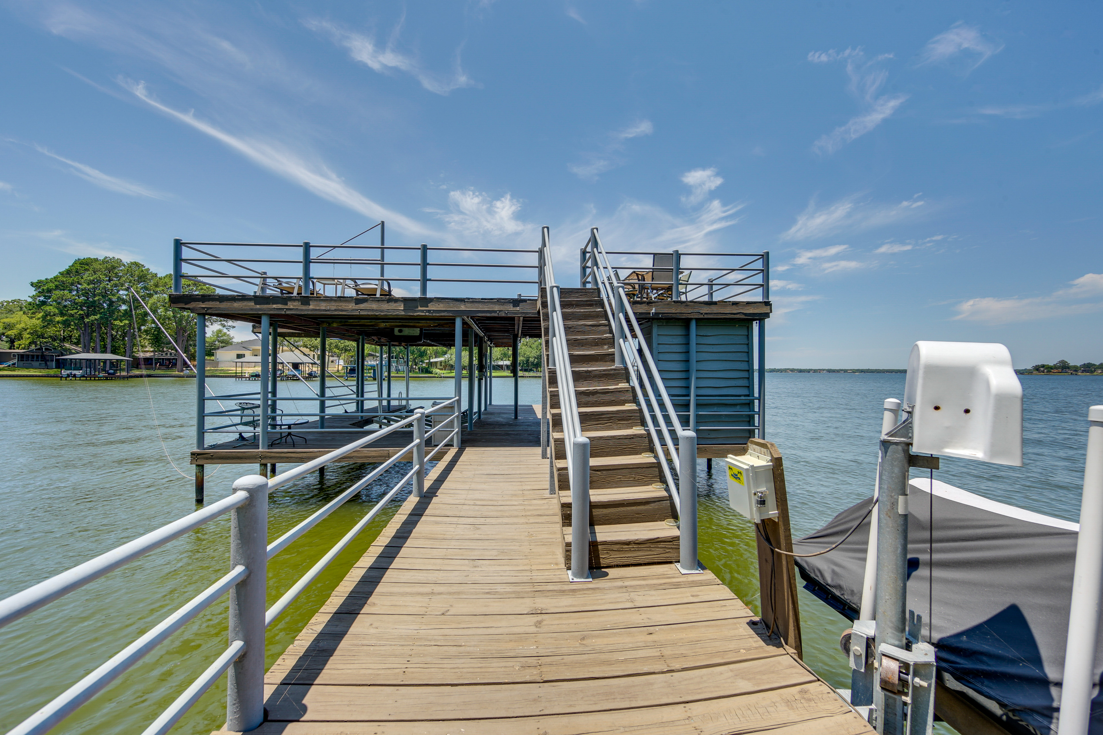 Property Image 2 - Upscale Lakefront Texas Home: Private Dock & Decks