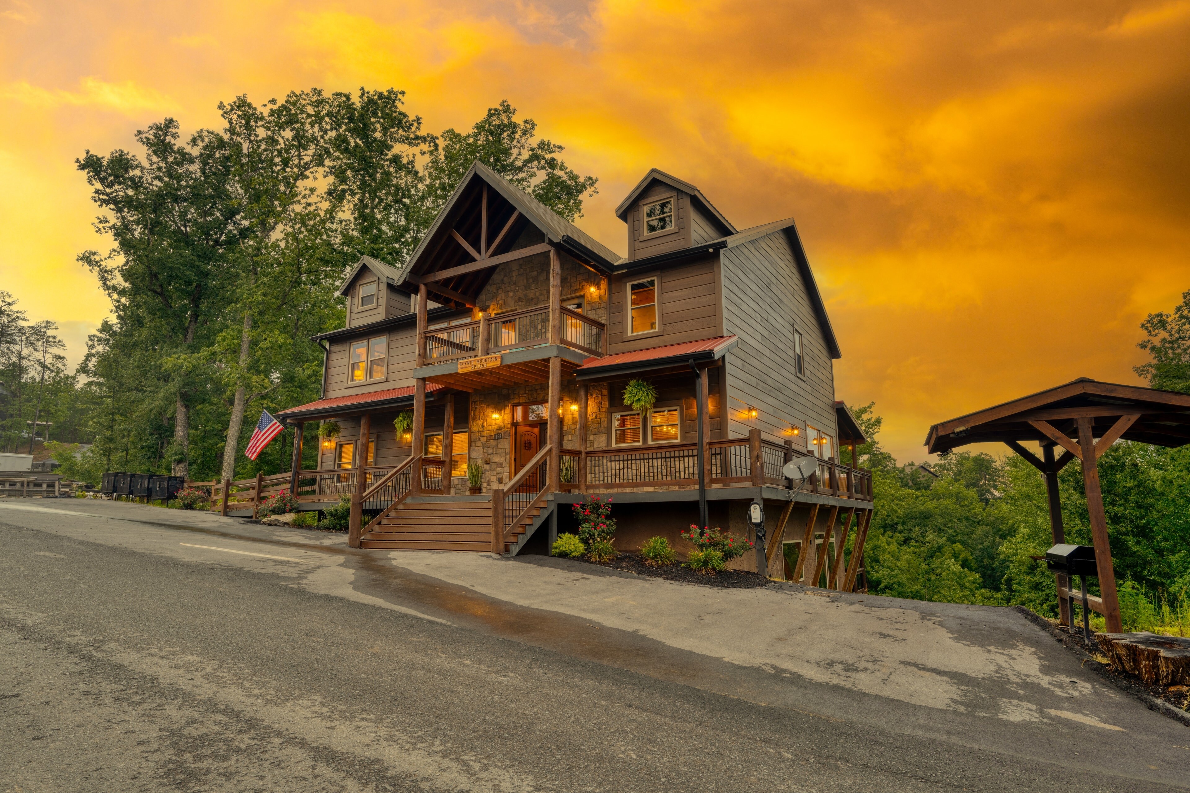 Huge, 12-bedroom cabin with spacious decks and tons of amenities.