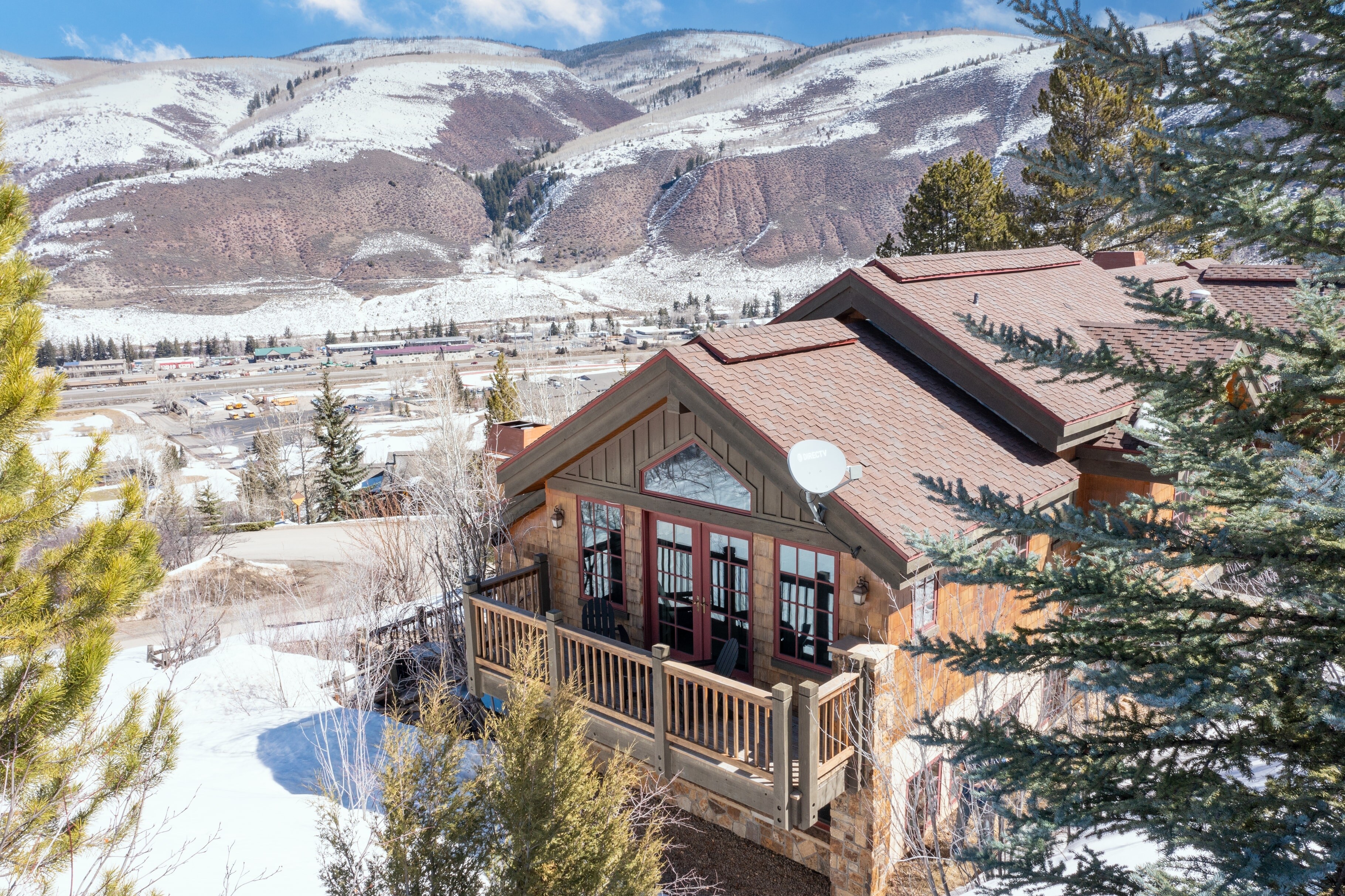 Vail View puts you directly between Vail Ski Resort and Beaver Creek Resort.