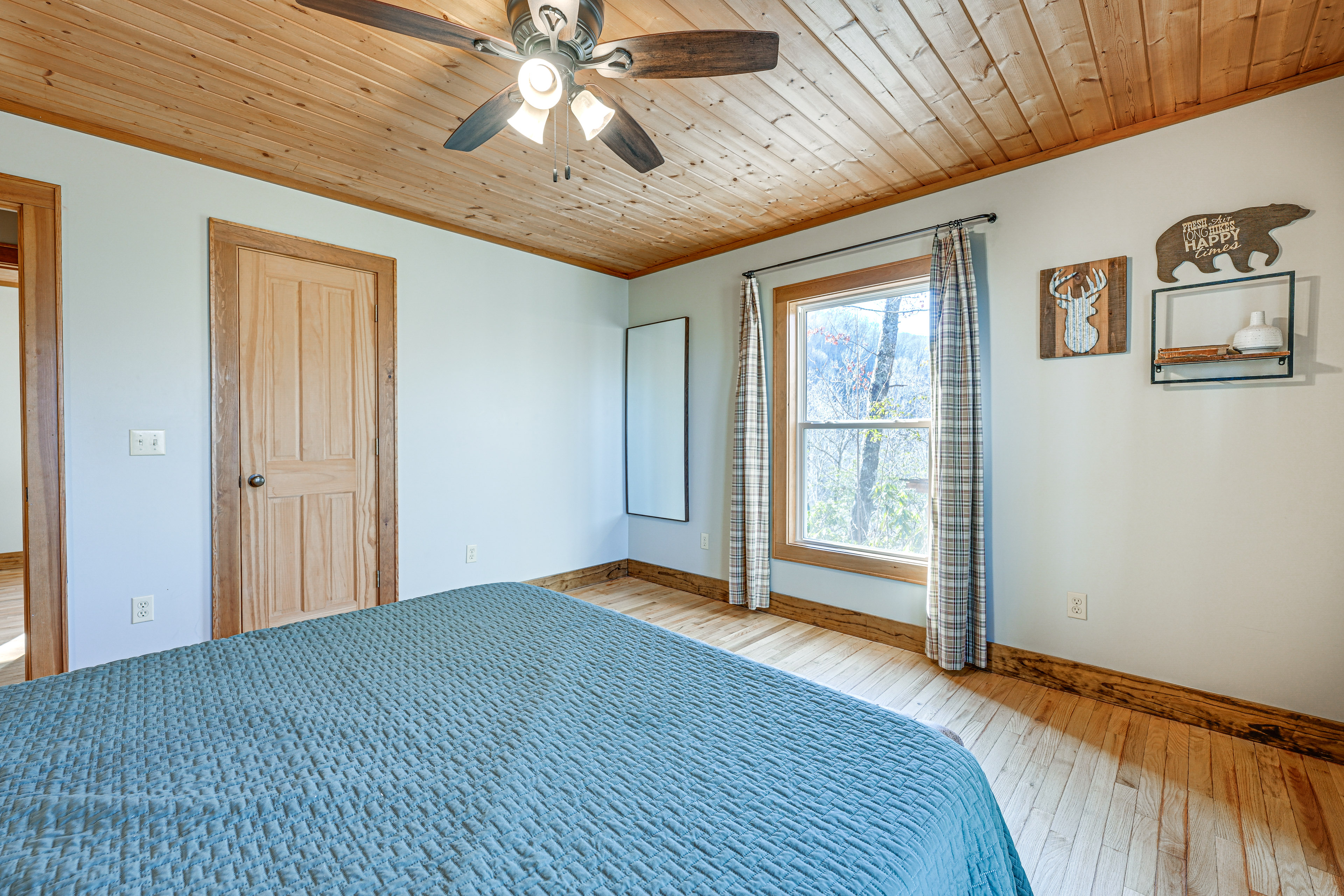 Property Image 2 - Bryson City Cabin: Deck & Mountain-View Hot Tub