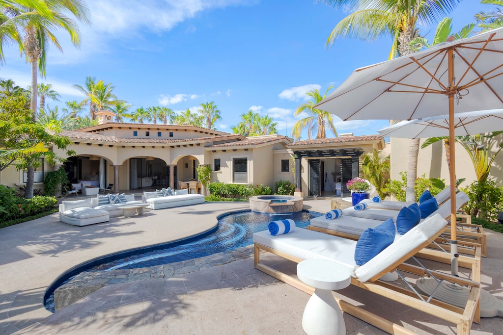 Welcome to the beautiful and elegant, Cielos 84!