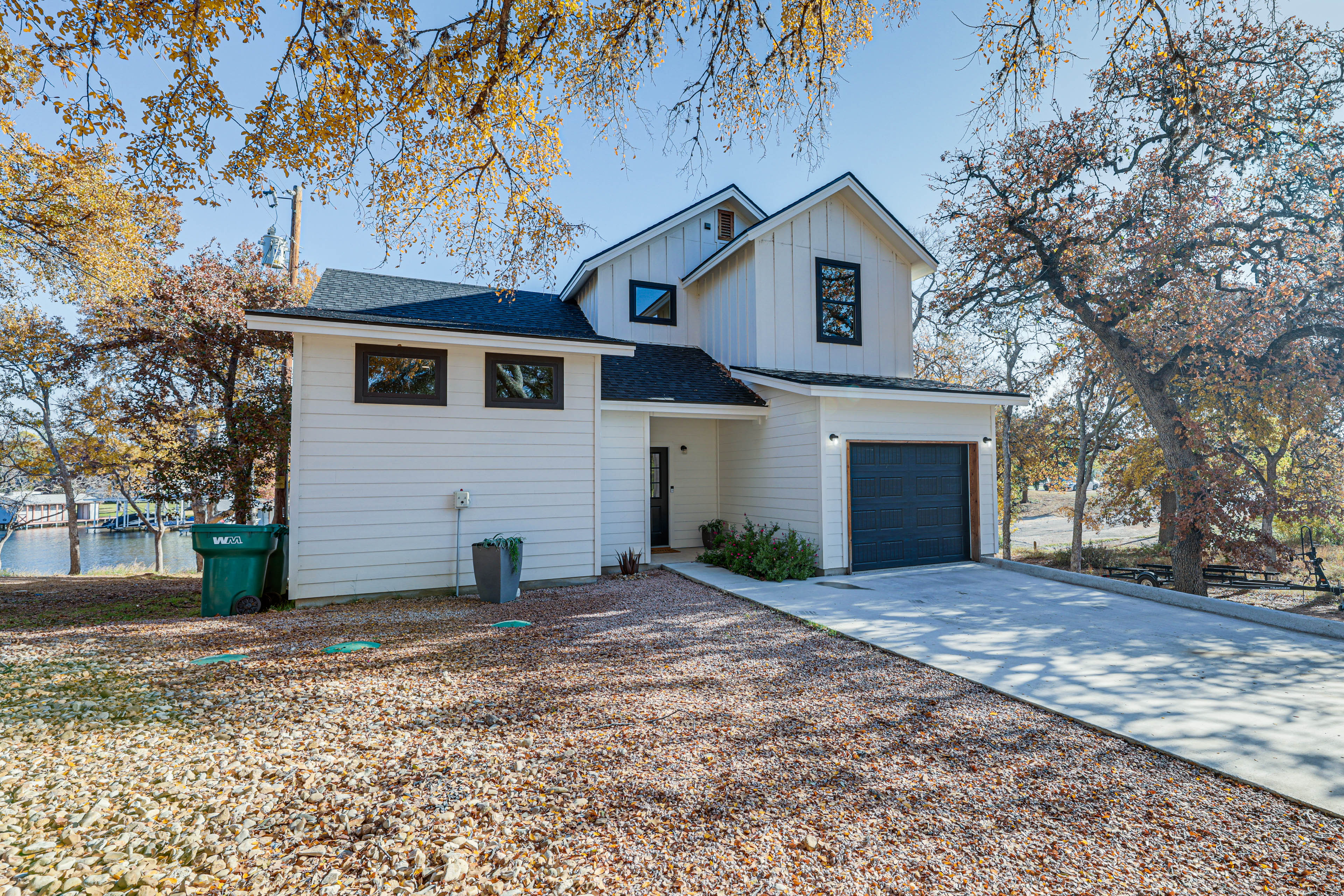 Property Image 2 - Pet-Friendly Lake LBJ Retreat w/ Deck & Hot Tub!