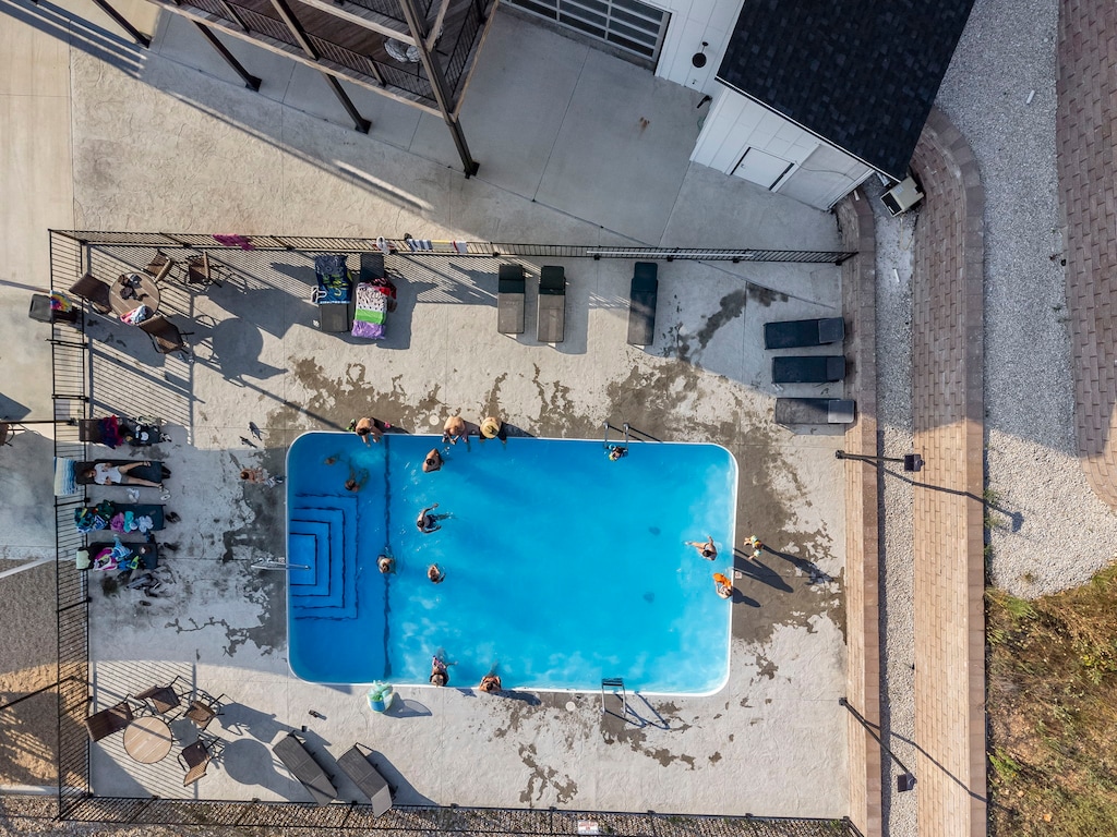 Chateau Mountain - Outdoor Community Pool