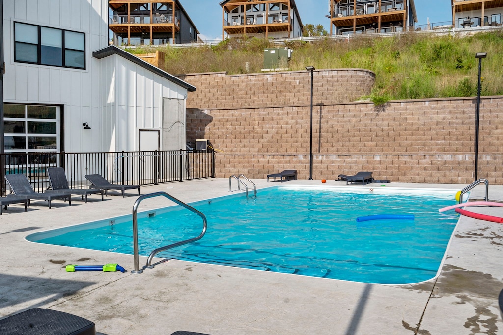 Chateau Mountain - Outdoor Community Pool