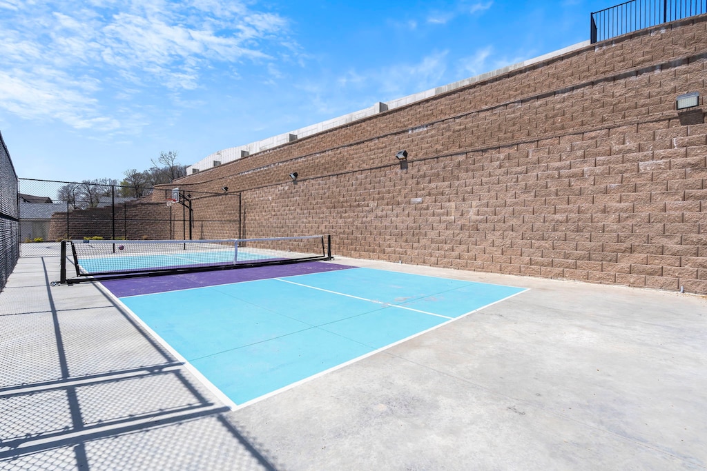 Chateau Mountain - Basketball and Tennis/Pickleball Court