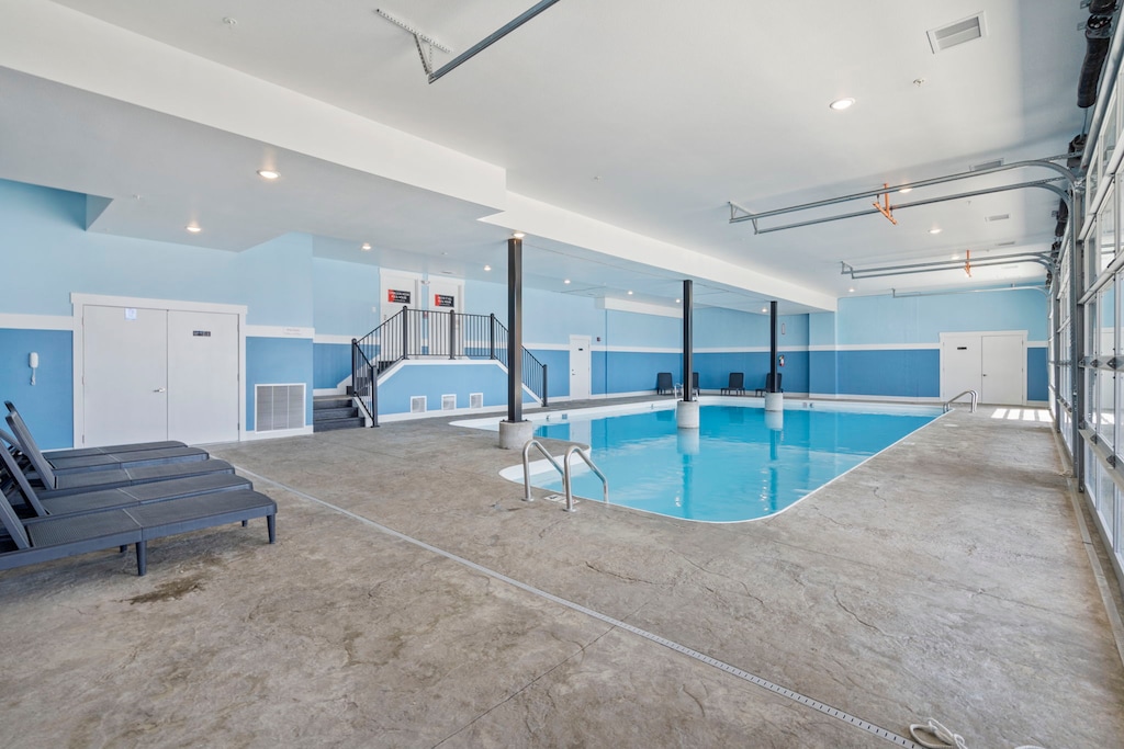 Chateau Mountain - Indoor Community Pool