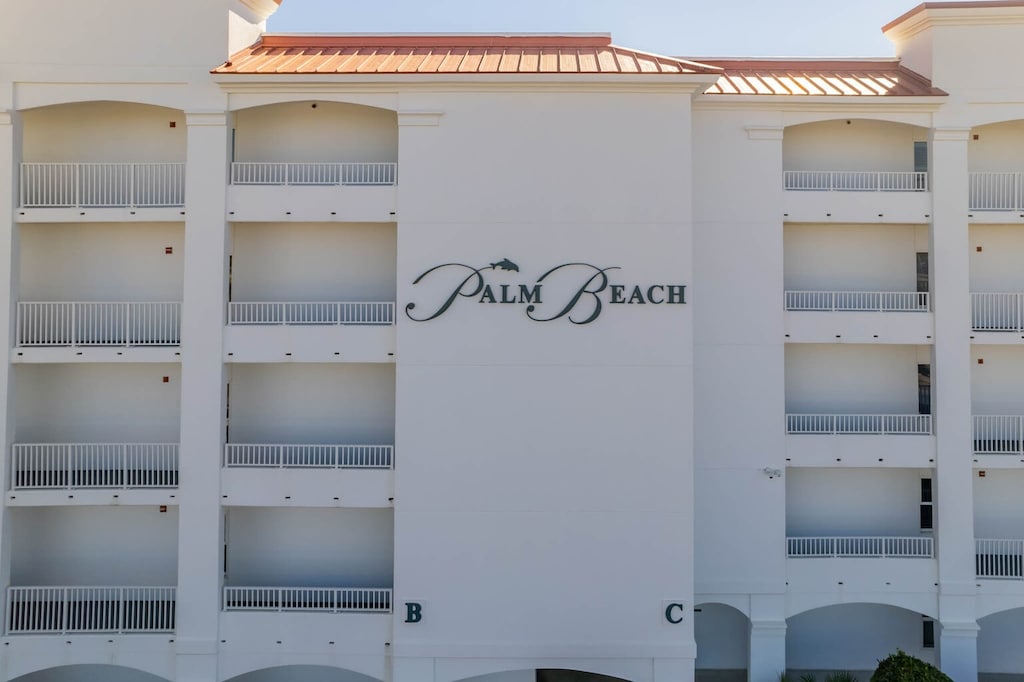 Palm Beach Condominiums located directly on the beach!