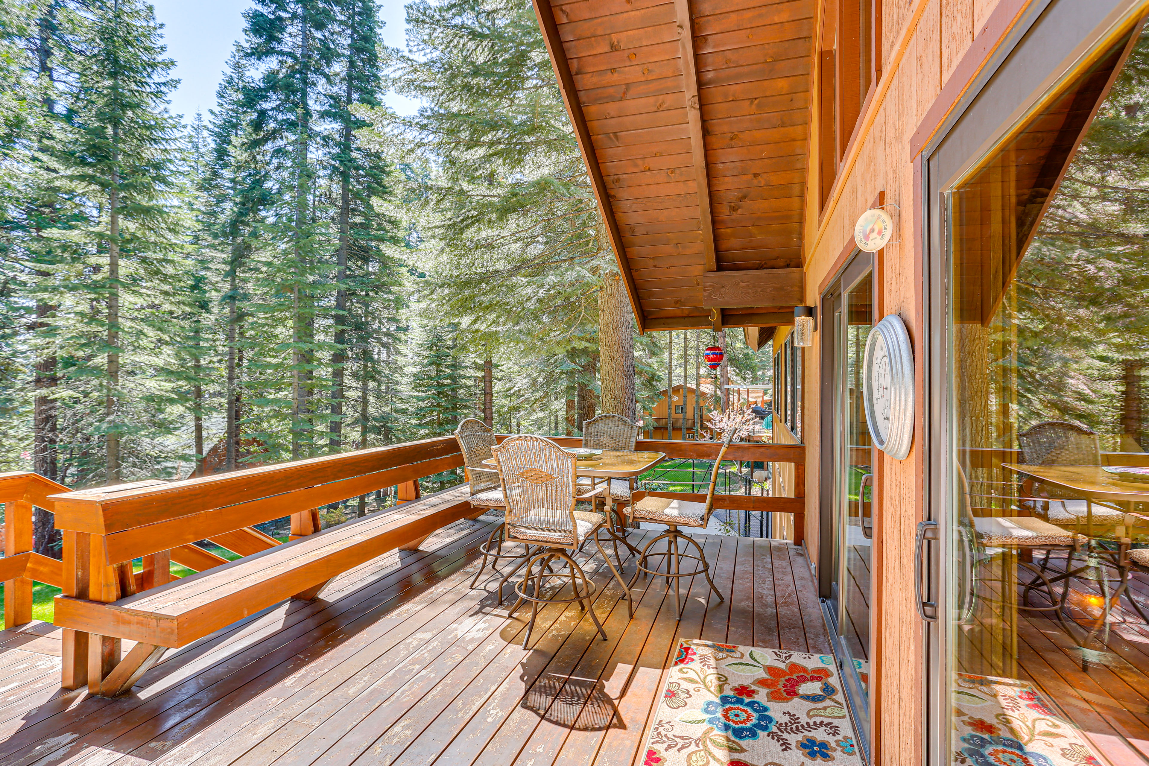 Property Image 2 - Spacious Retreat w/ Backyard: 1 Mi to Lake Almanor