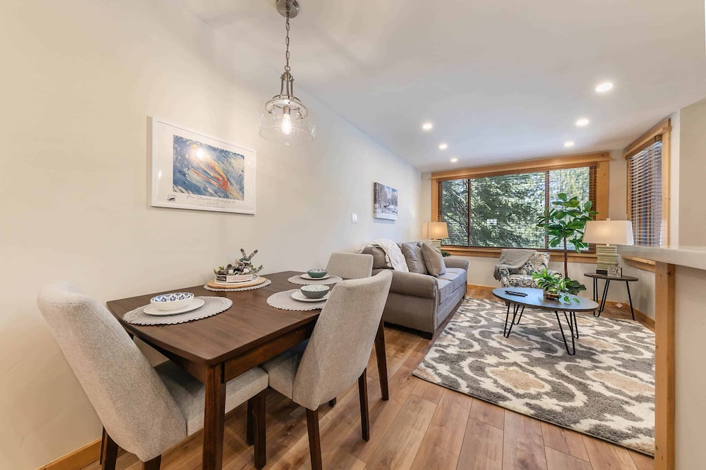 4115 Coyote Fork Truckee CA-print-014-018-Interior-3378x2250-300dpi