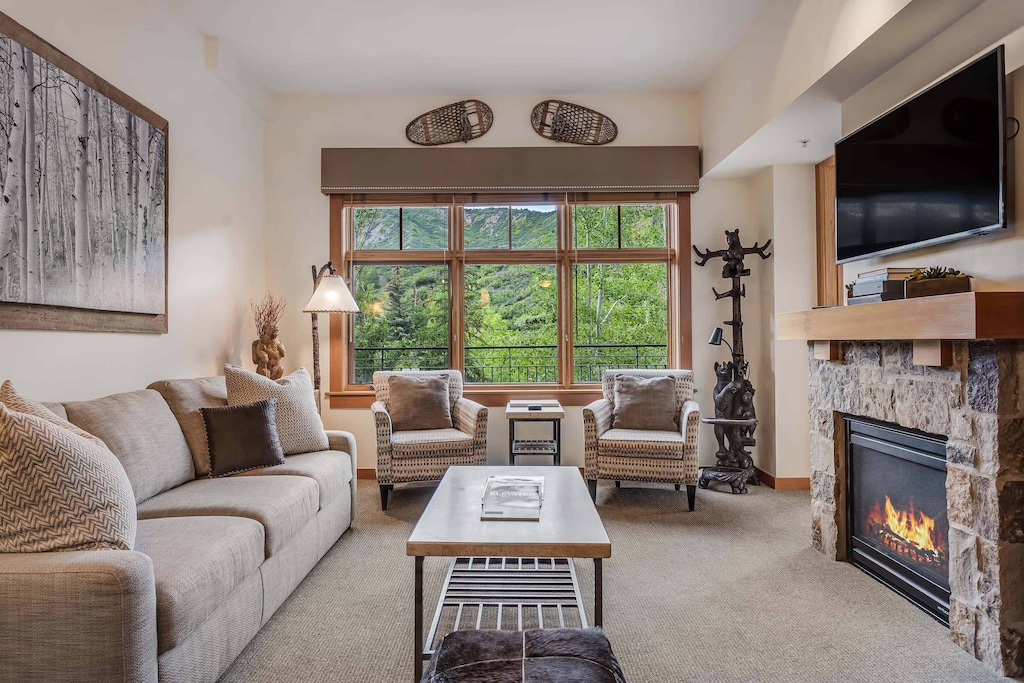 03_84_CARRIAGE_WAY_CP3217003