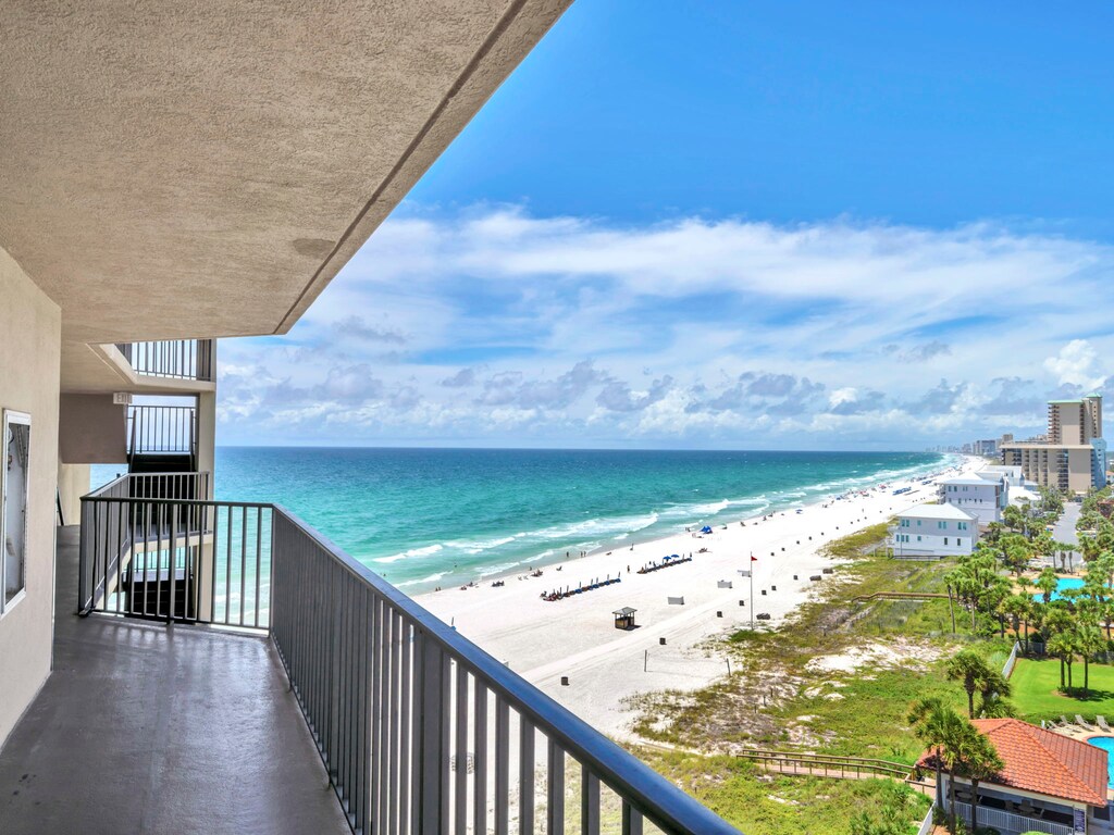 Summerhouse 1012C balcony