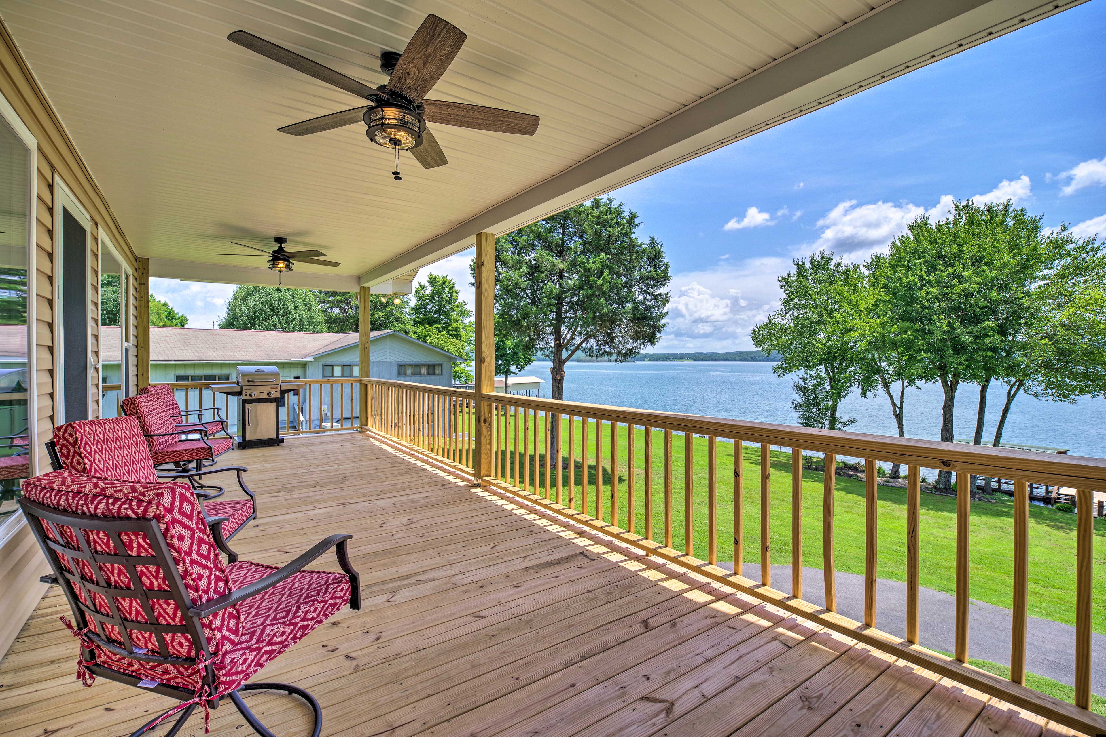 Property Image 1 - Watts Bar Lake Escape: Private Boat Dock + Ramp!