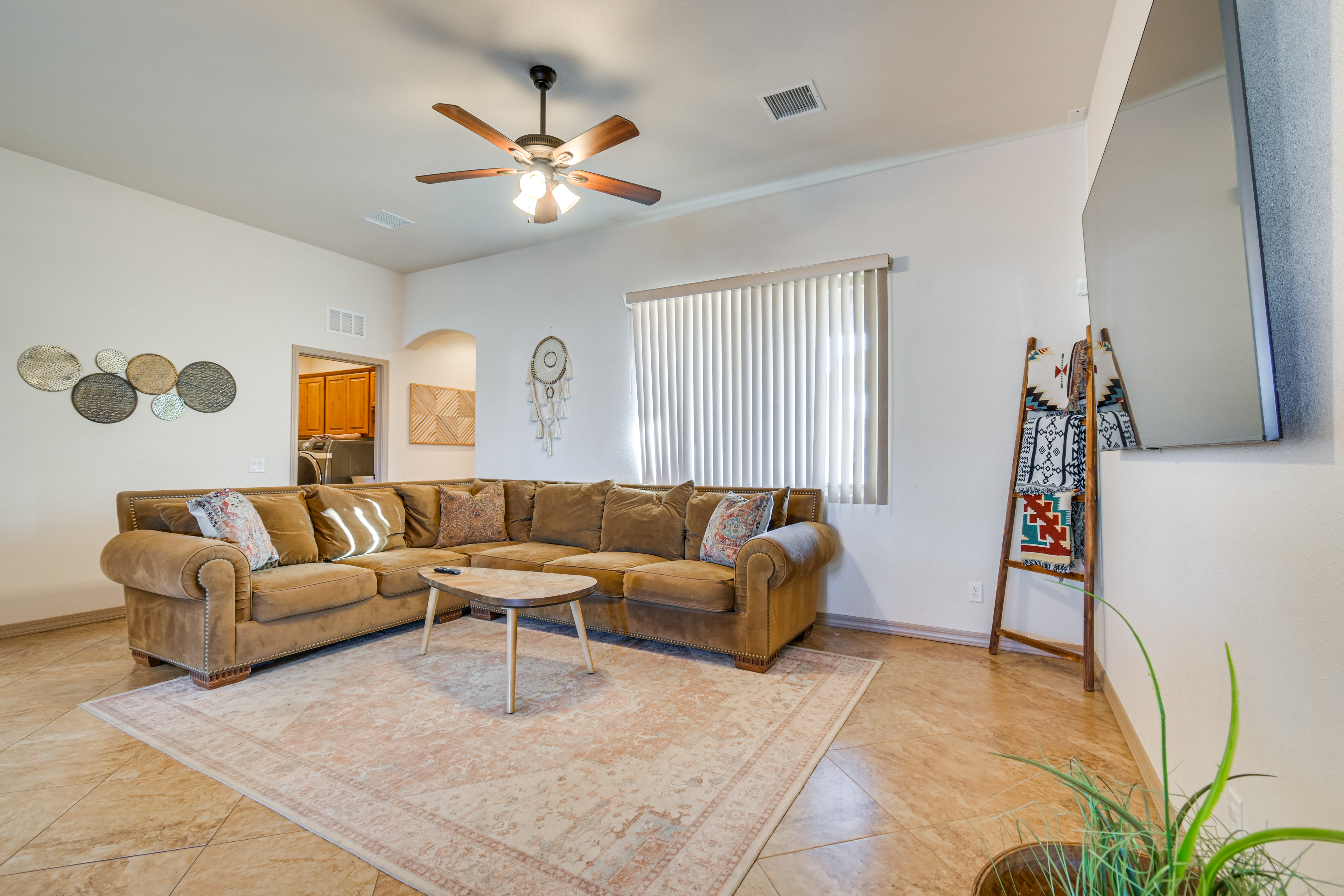Putting Green & Mtn View: Lake Havasu City Home!