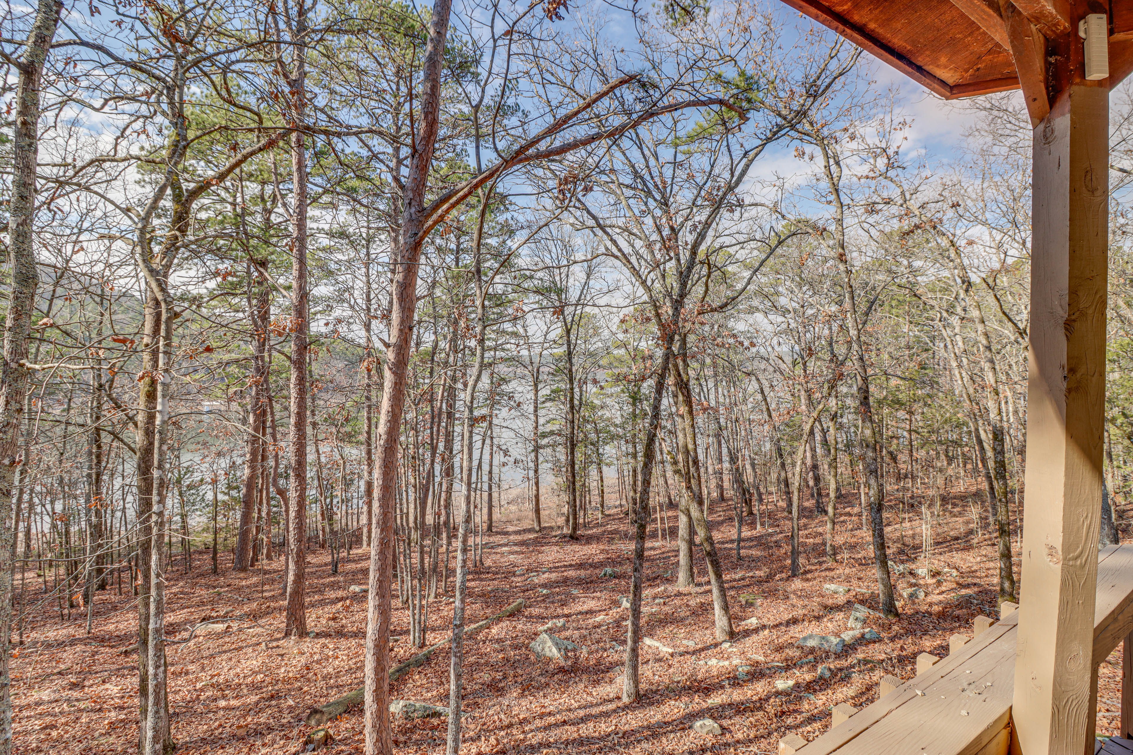 Property Image 2 - Lakefront Arkansas Home w/ Deck, Grill & Cornhole!