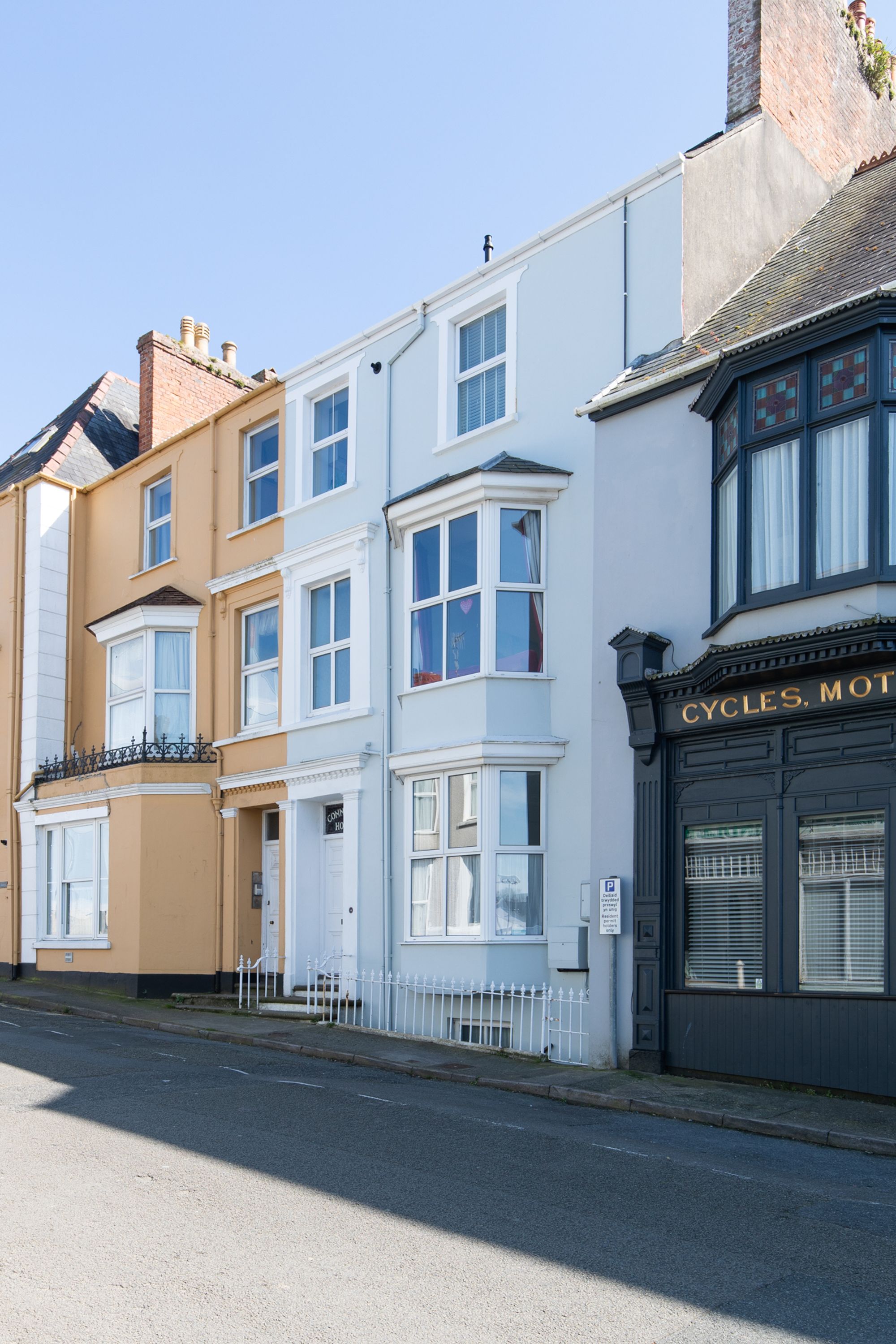 Property Image 1 - Connaught House - Central Location  Near the Beach