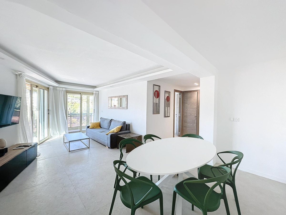 Property Image 2 - Modern 2 Bedroom in the Heart of Cannes