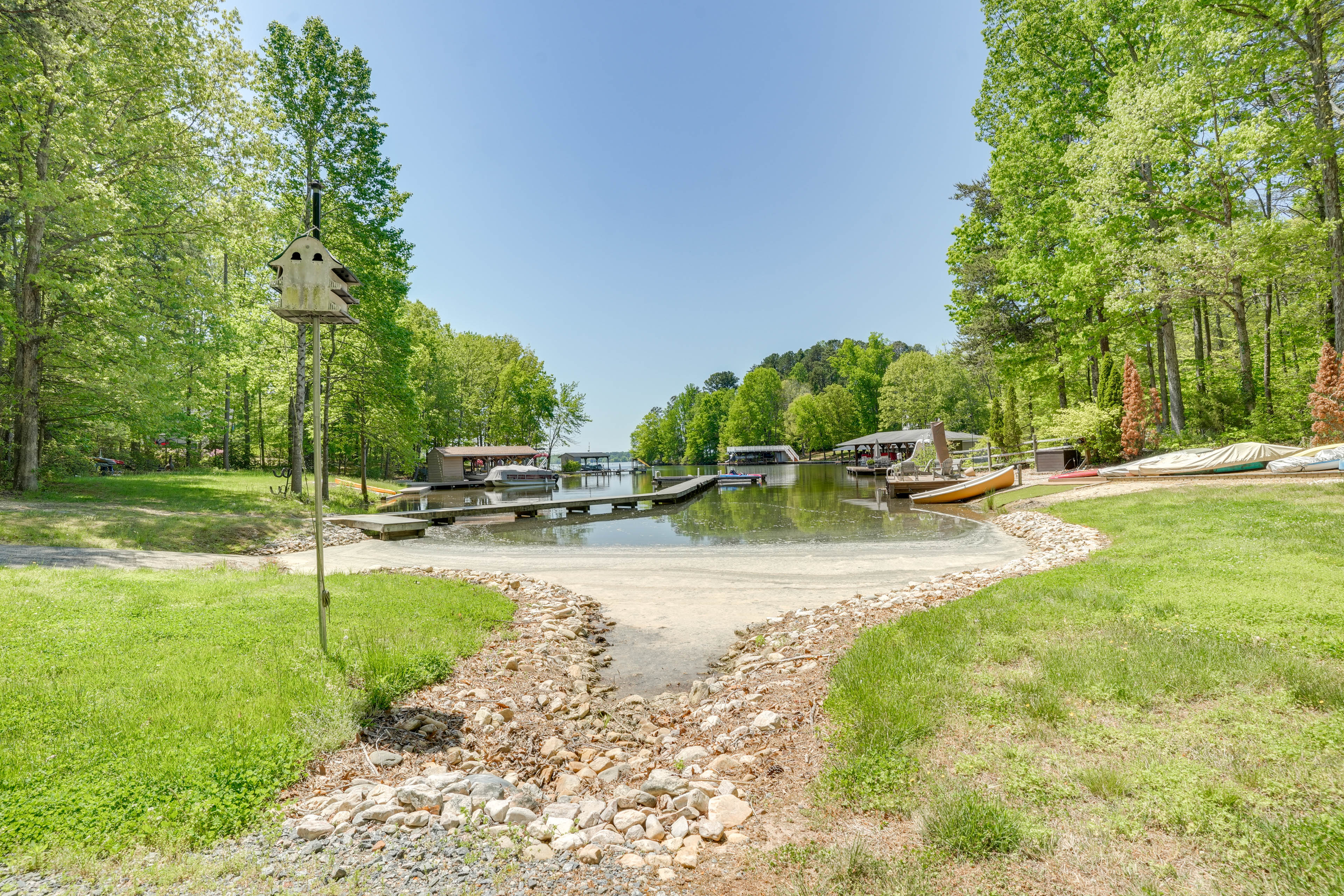 Property Image 2 - Pet-Friendly Bumpass Retreat, 2 Mi to Lake Access!