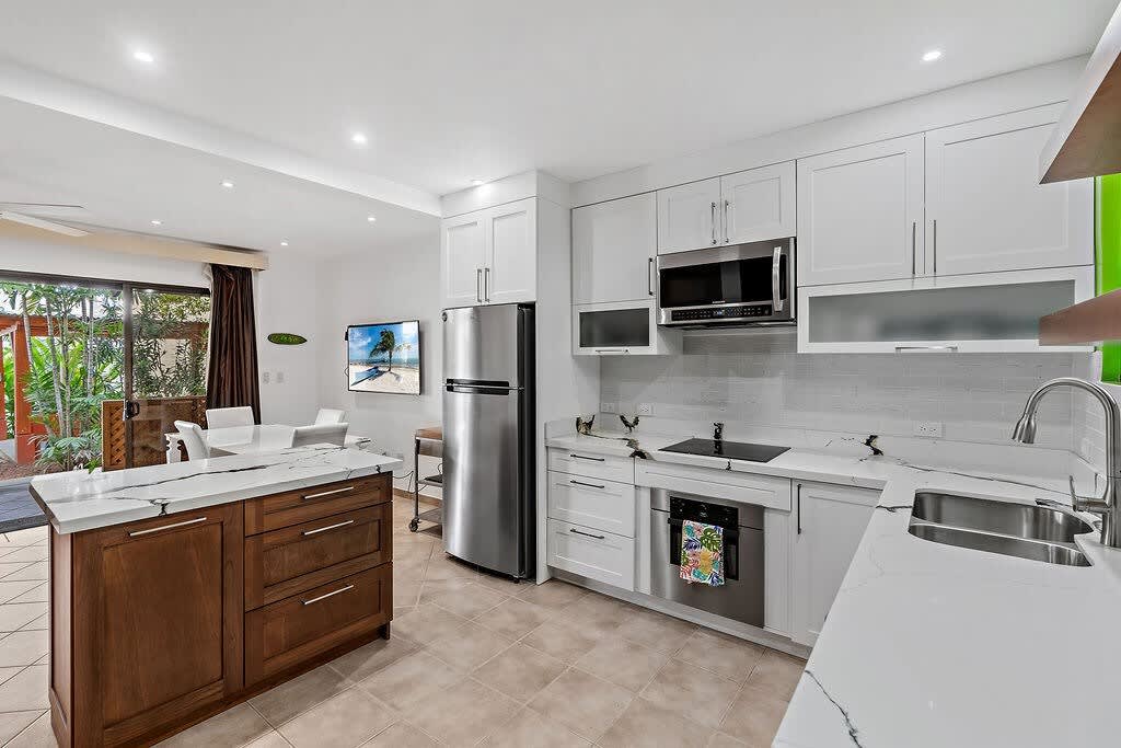 Spacious fully equipped kitchen