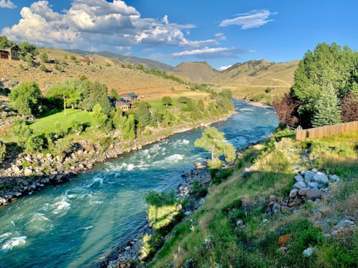 Mammoth Overlook of Yellowstone