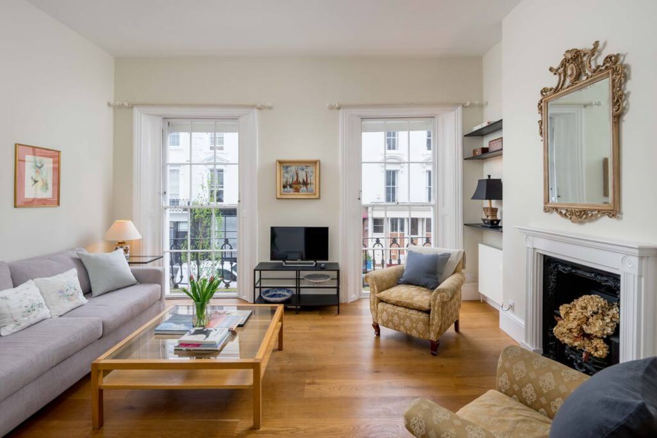 Property Image 1 - Bright flat for 6, near Victoria and Warwick sq.