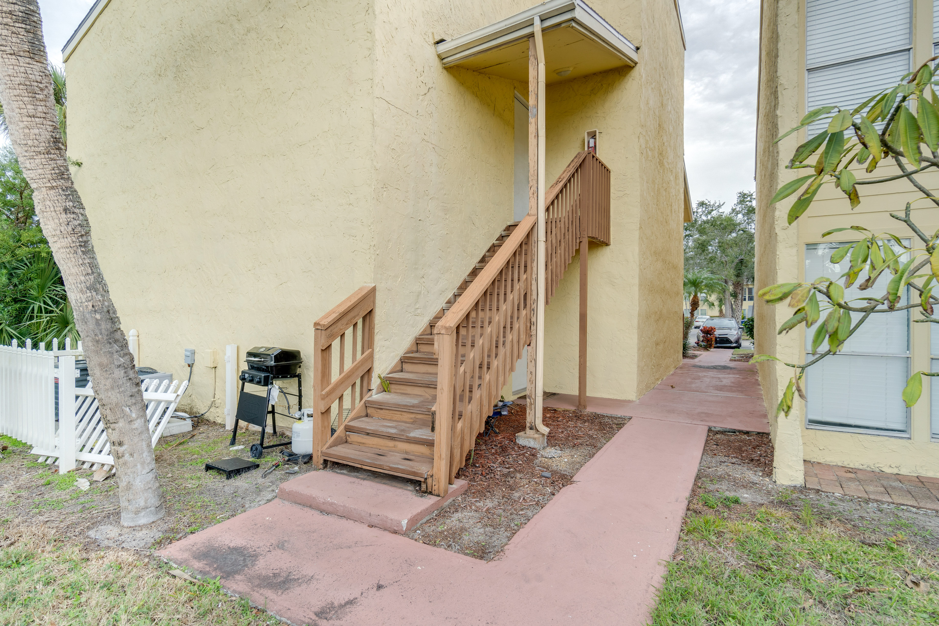 Property Image 1 - Quaint Sarasota Condo: 4 Mi to Siesta Key Beach!