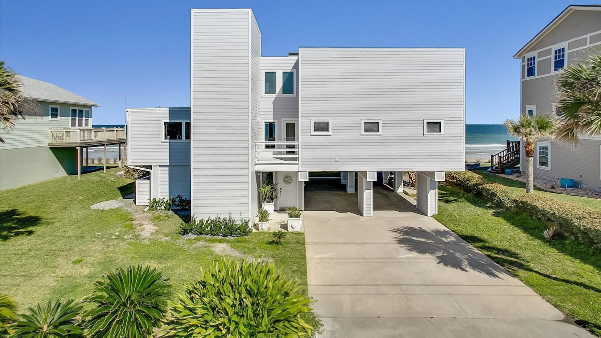 Property Image 1 - Sand Dollar | Wren Beach Rentals 