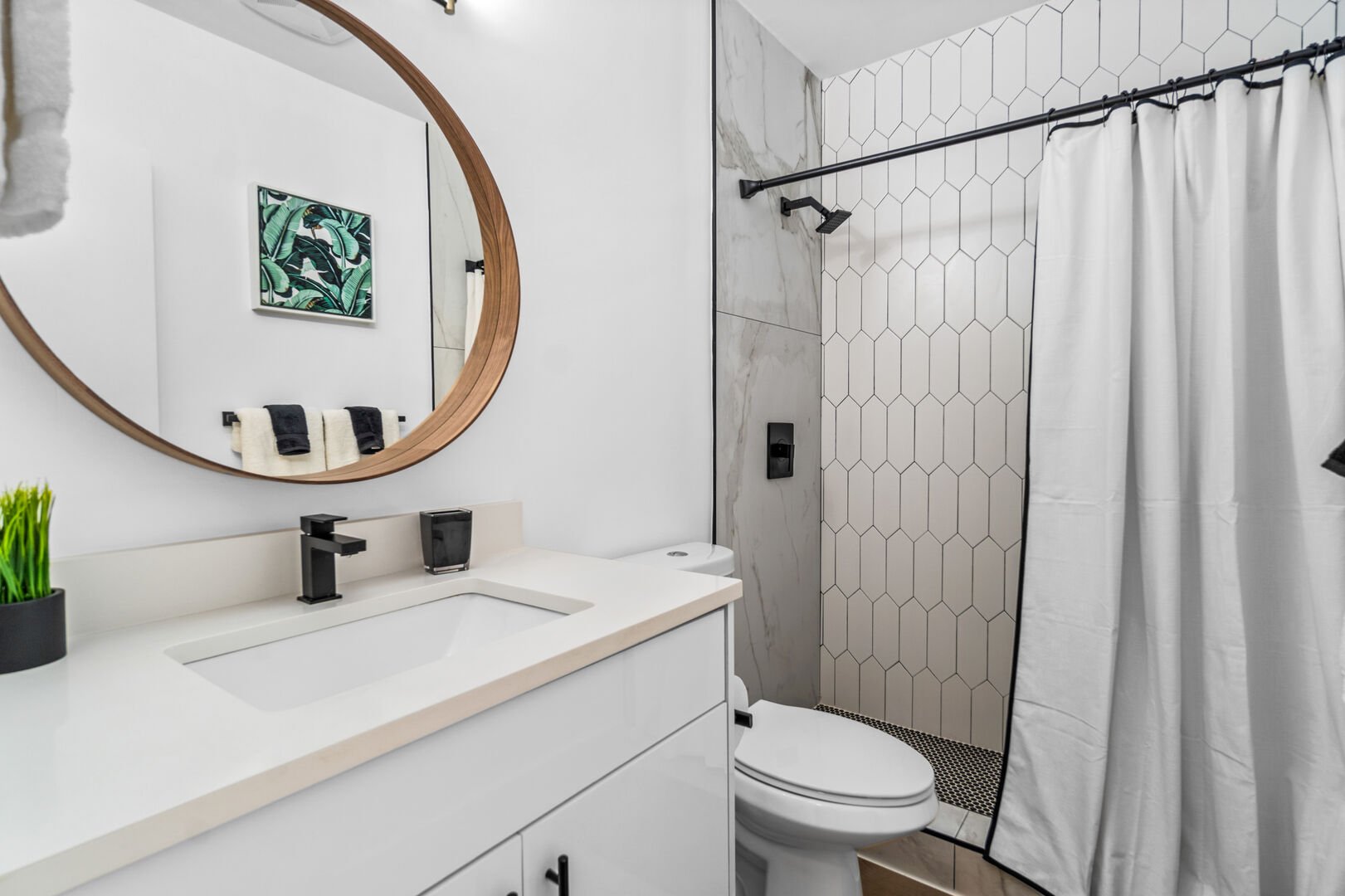 261(2) 1 Bedroom 1 Bathroom 1st Floor Apartment Walk to the Beach 