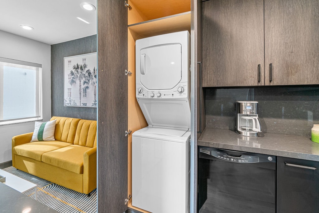 Washer dryer in unit