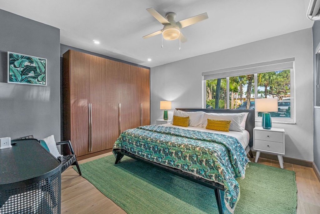 King size bed with high qwuality linens