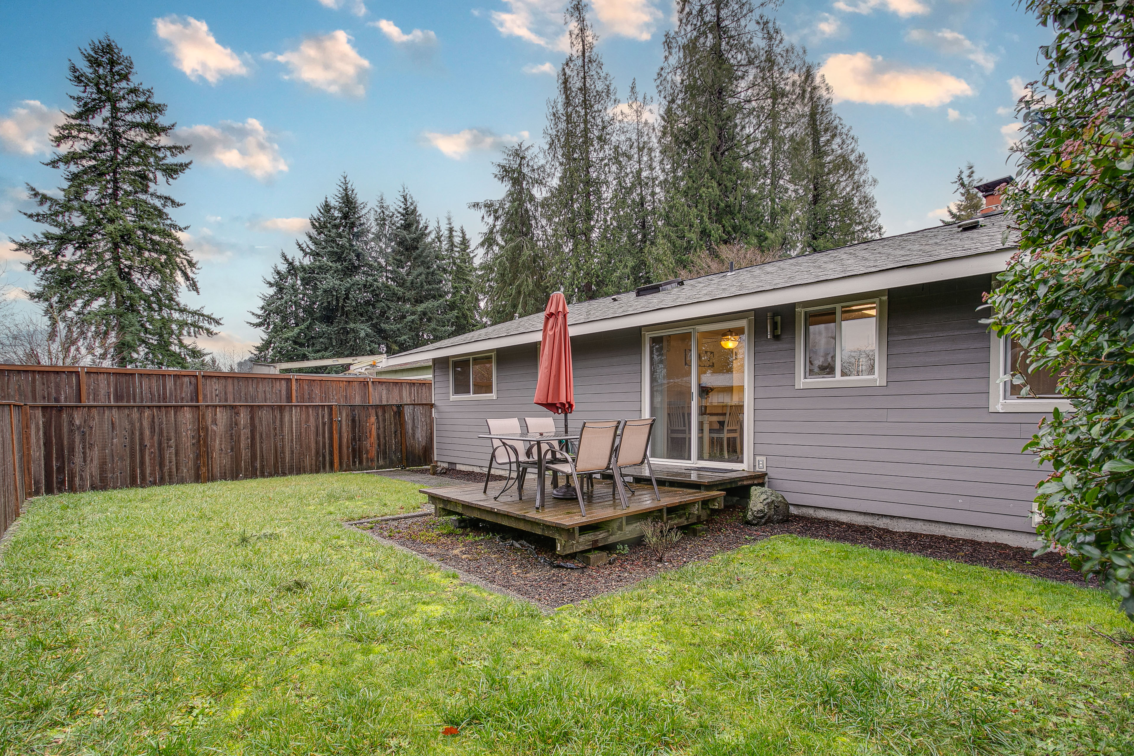 Property Image 1 - Modern Puyallup Townhome w/ Backyard & Fireplace