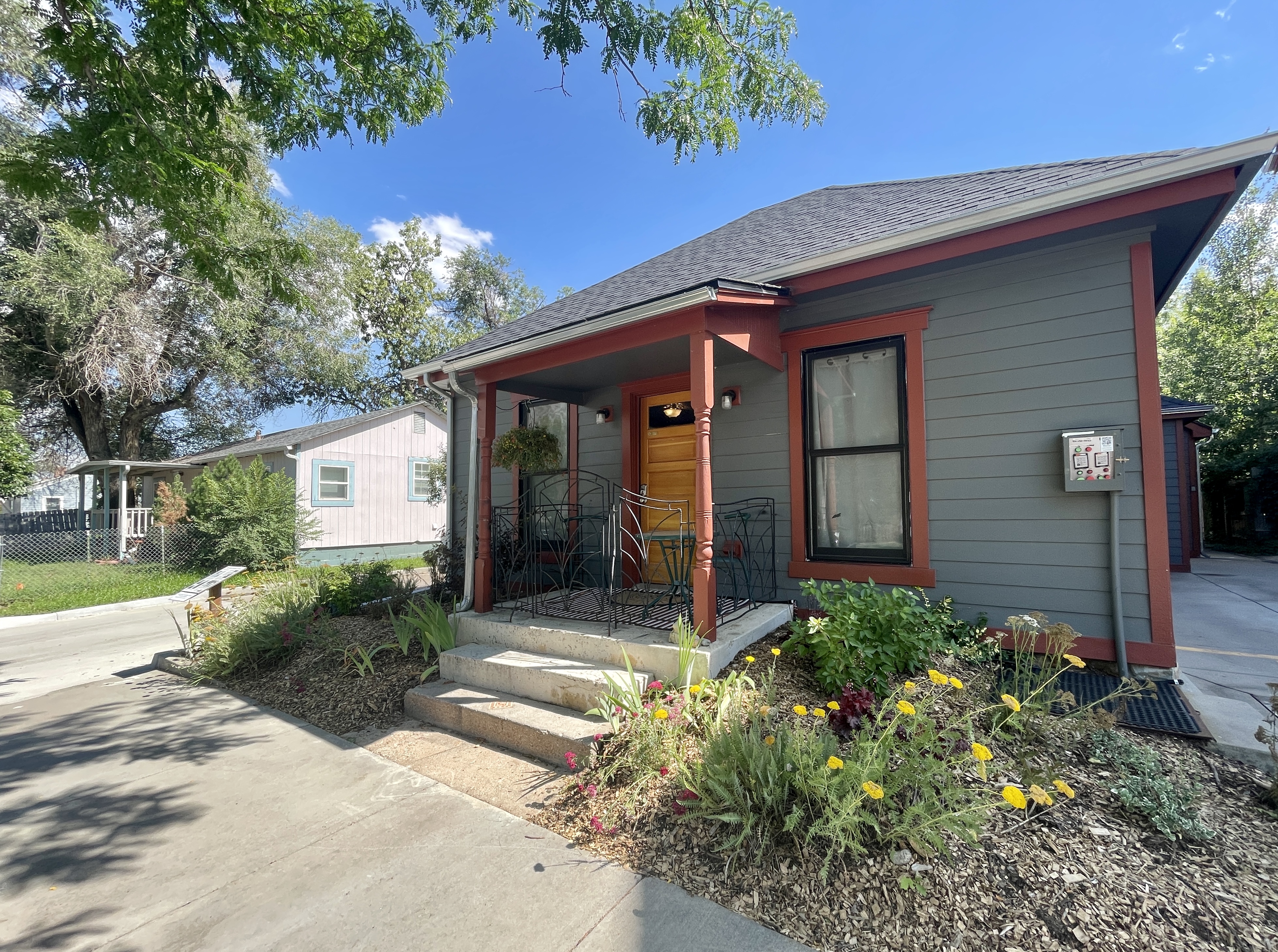 Welcome Home | Lavish Retreat in Old Town - Walk Everywhere!