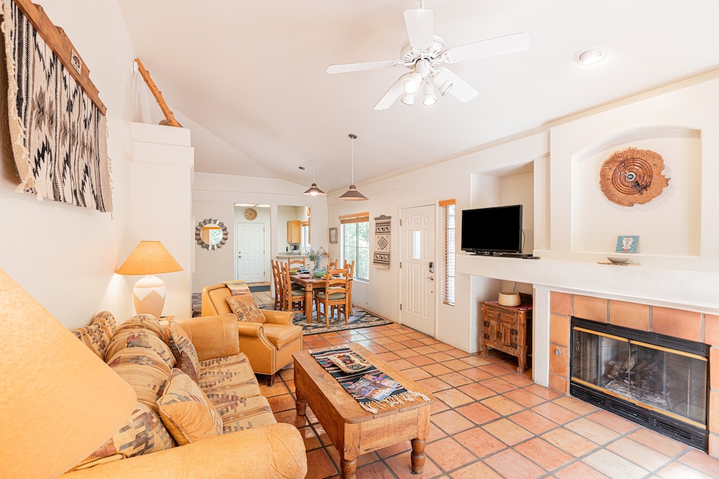 Open and Bright Floor Plan