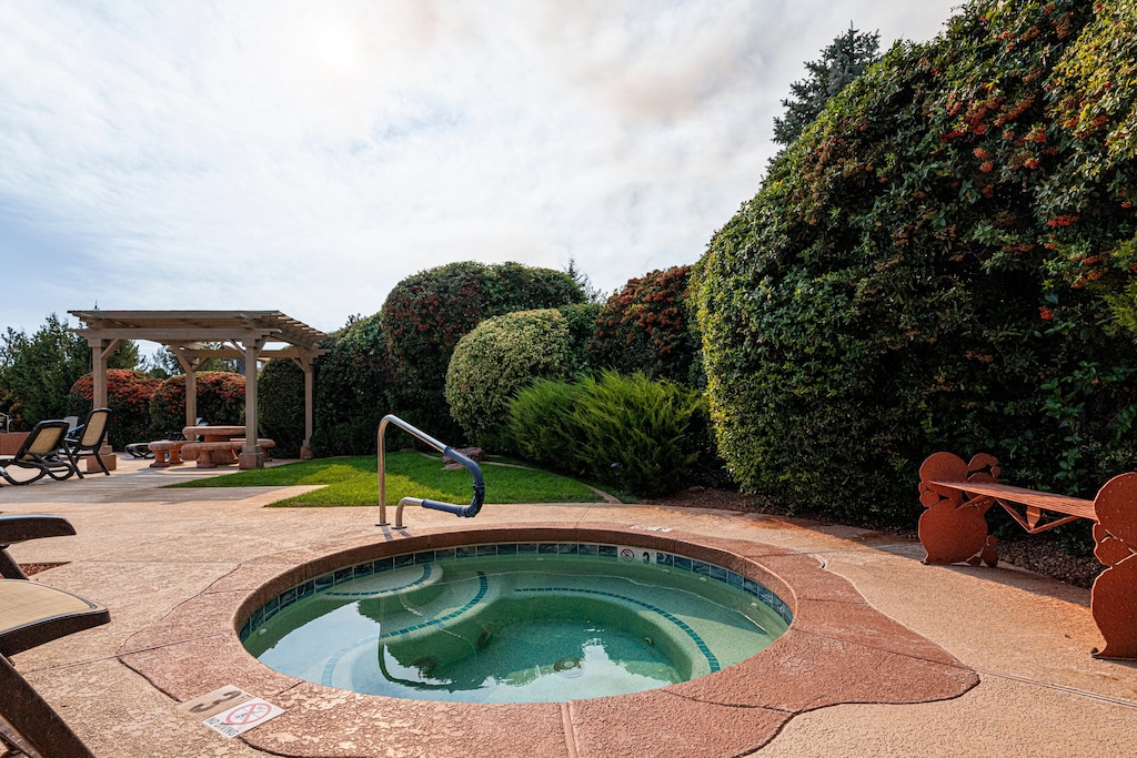 Community Hot Tub Opened Year Round