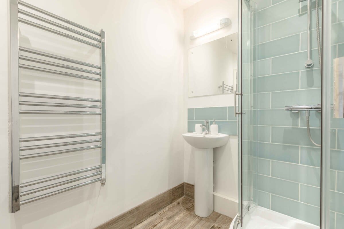 Spacious Windsor Apartment with Balcony